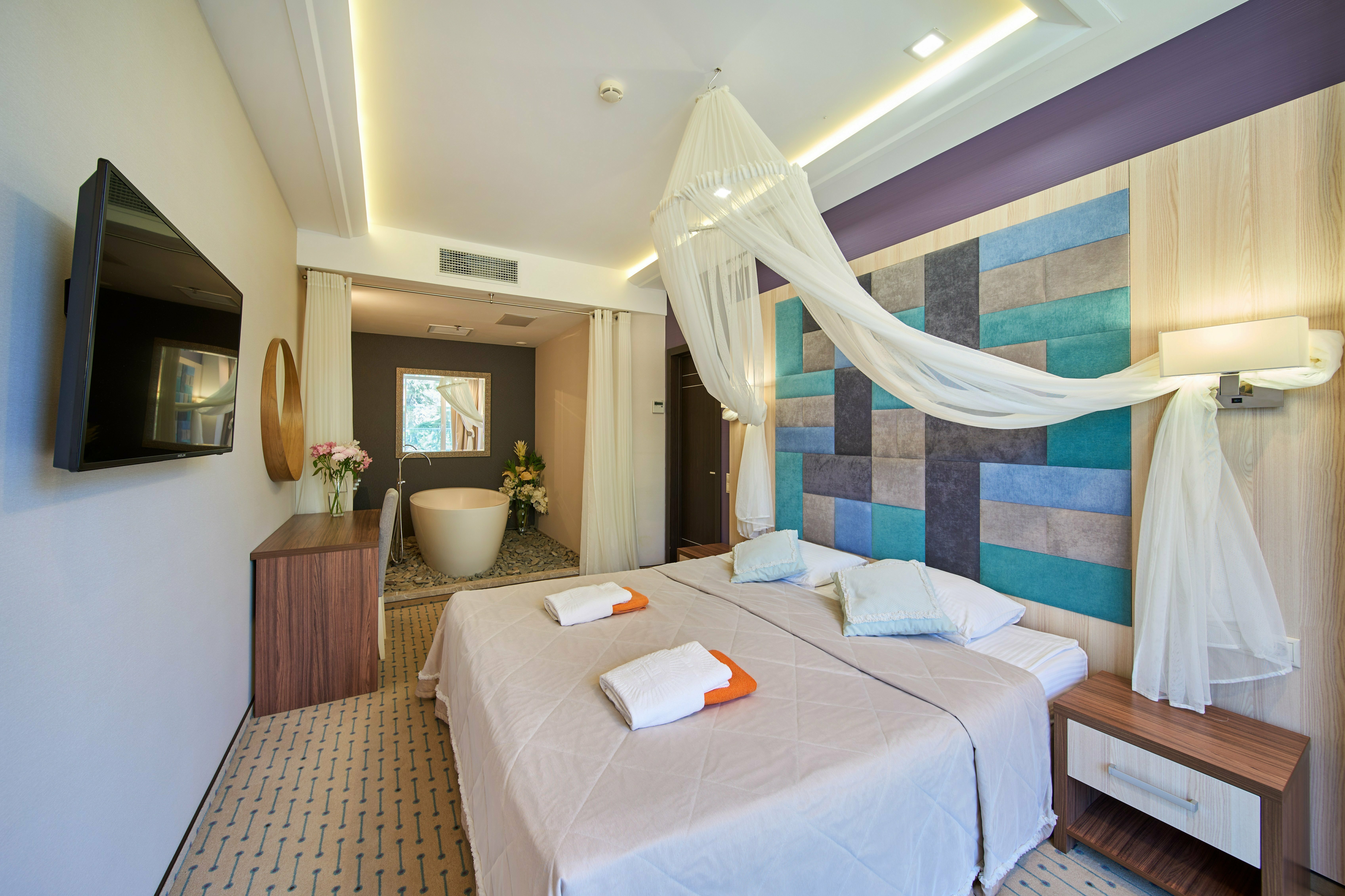 РОМАНТИЧЕСКИЙ ЛЮКС С ВАННОЙ В СПАЛЬНЕ