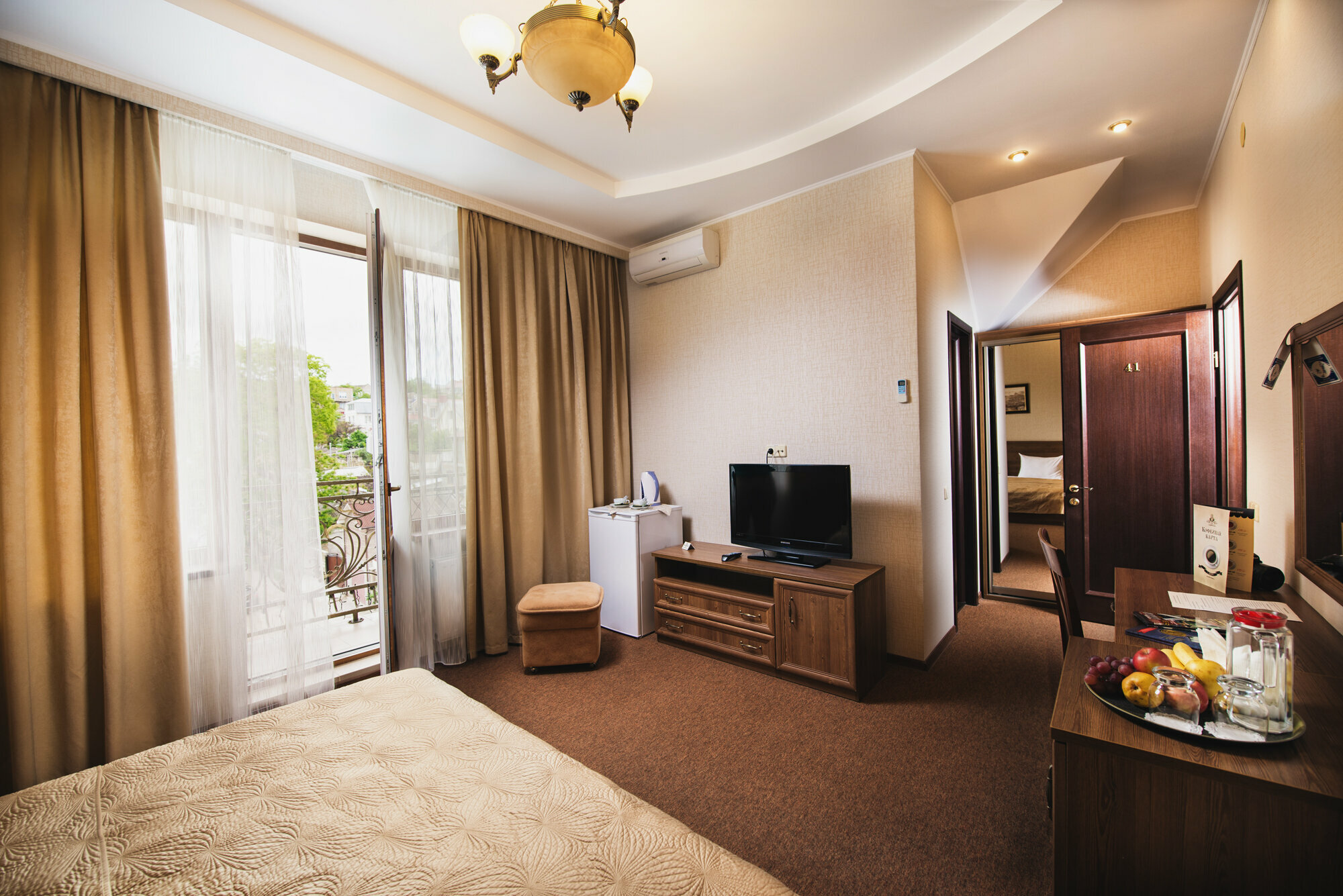 Улучшенный полулюкс