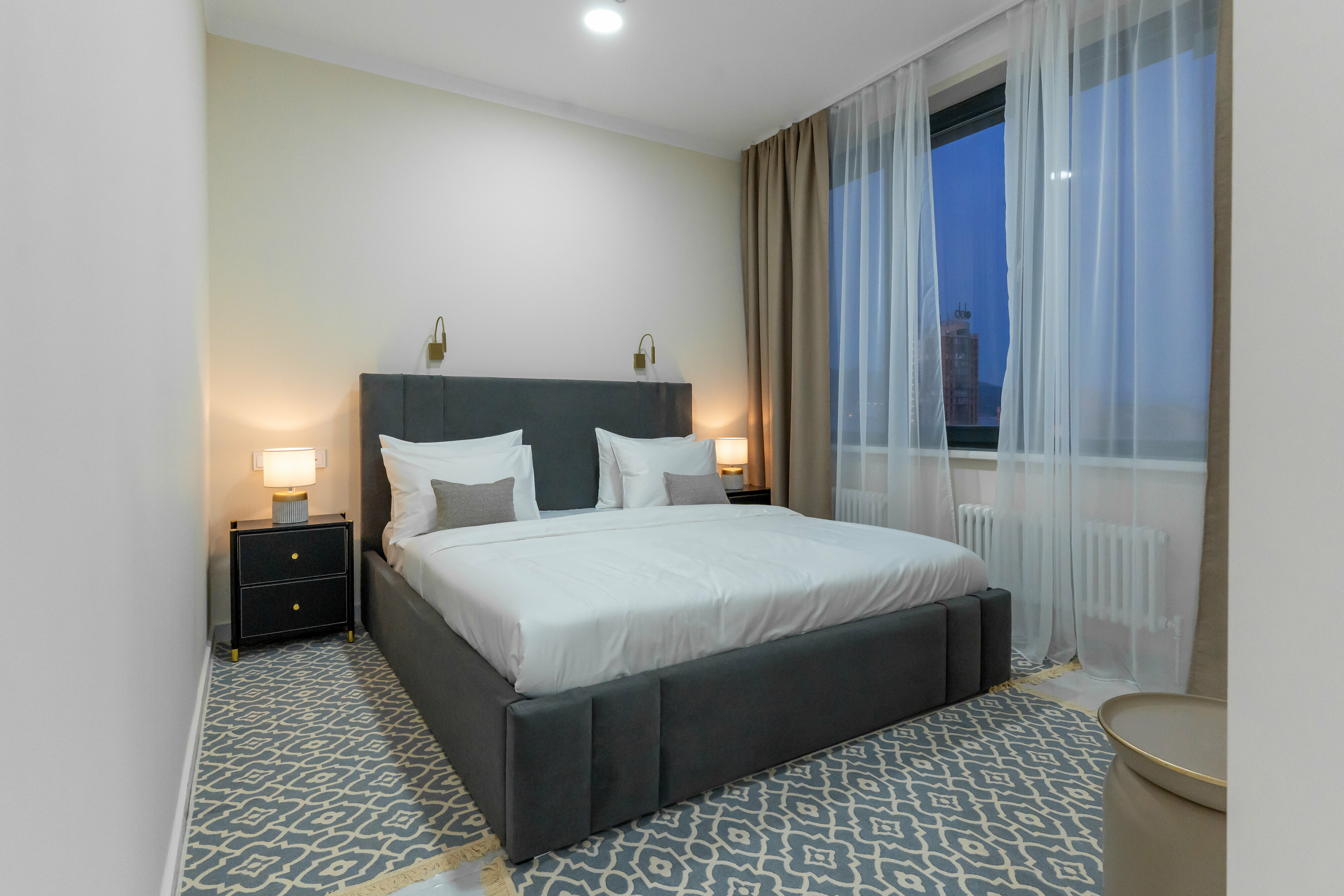 Премиум с  большой кроватью "KING SIZE"