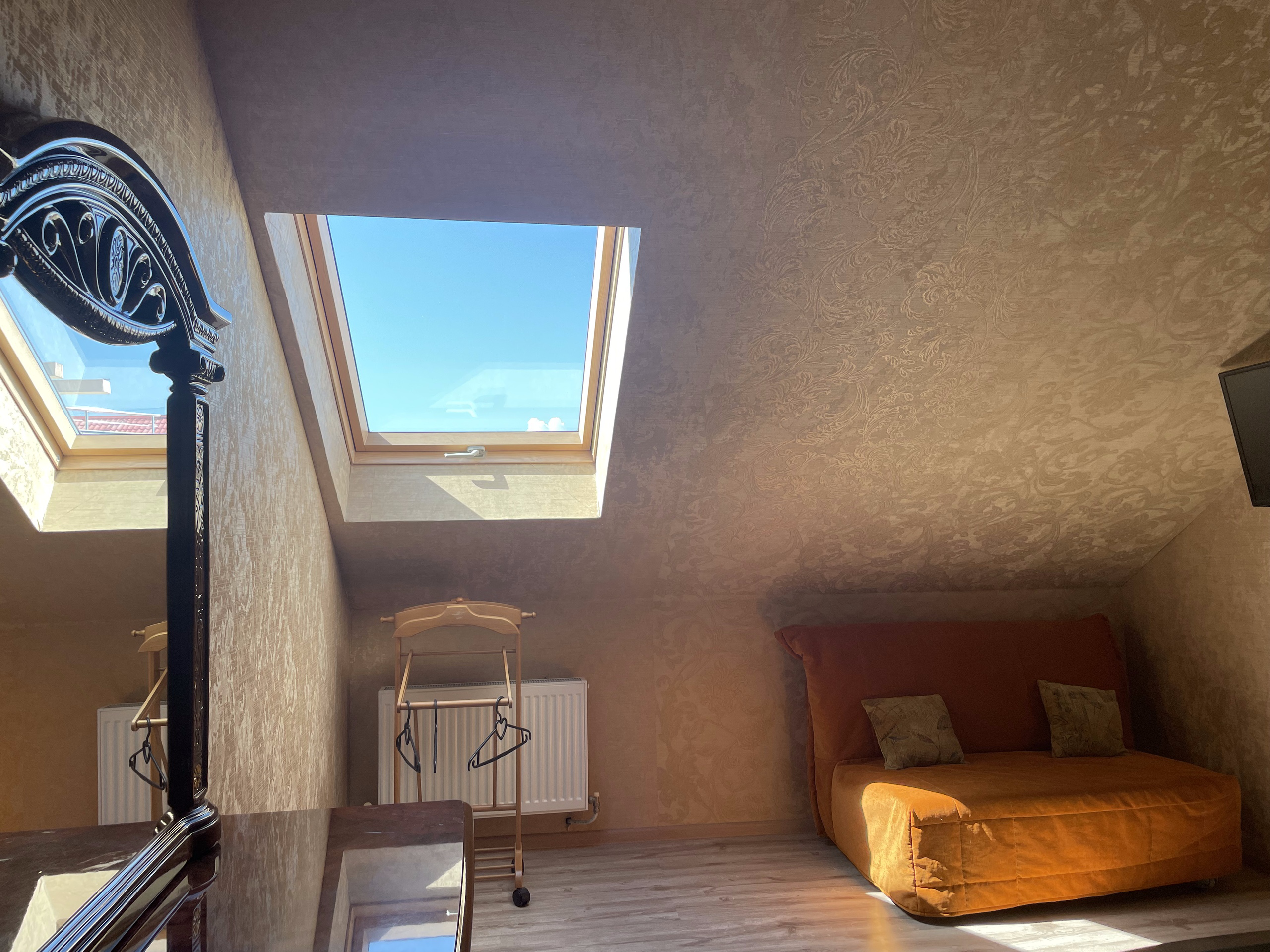 Четырехместная комната на мансарде, 4 этаж