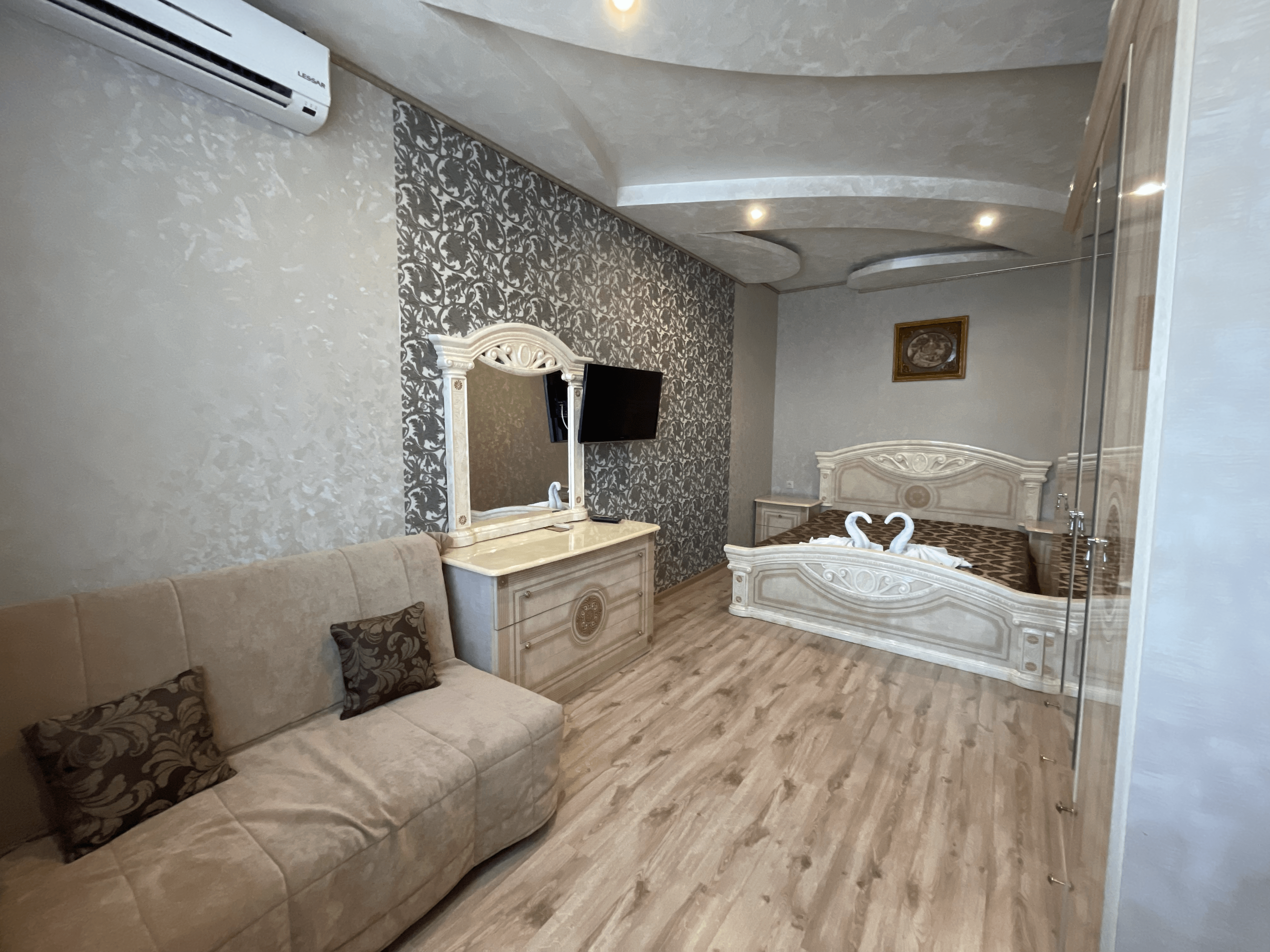 Комната с кухней