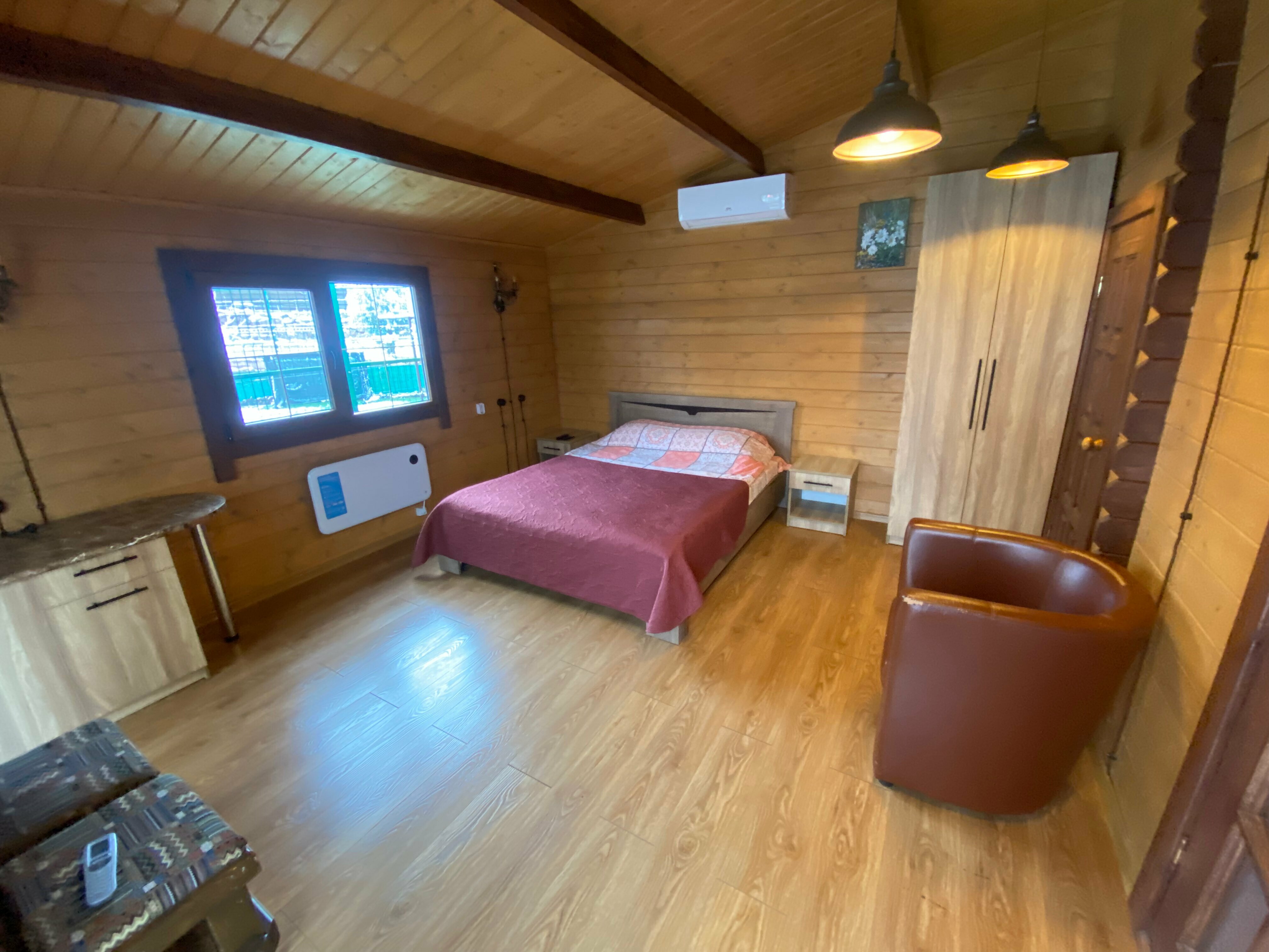 Коричневый домик