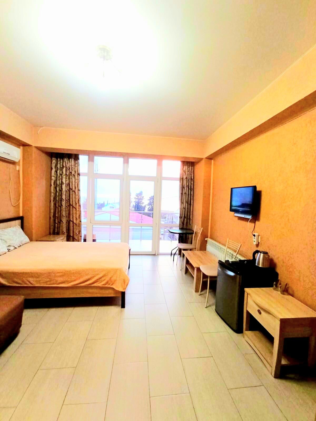 5-ти мест. Полулюкс с балконом и видом на море.