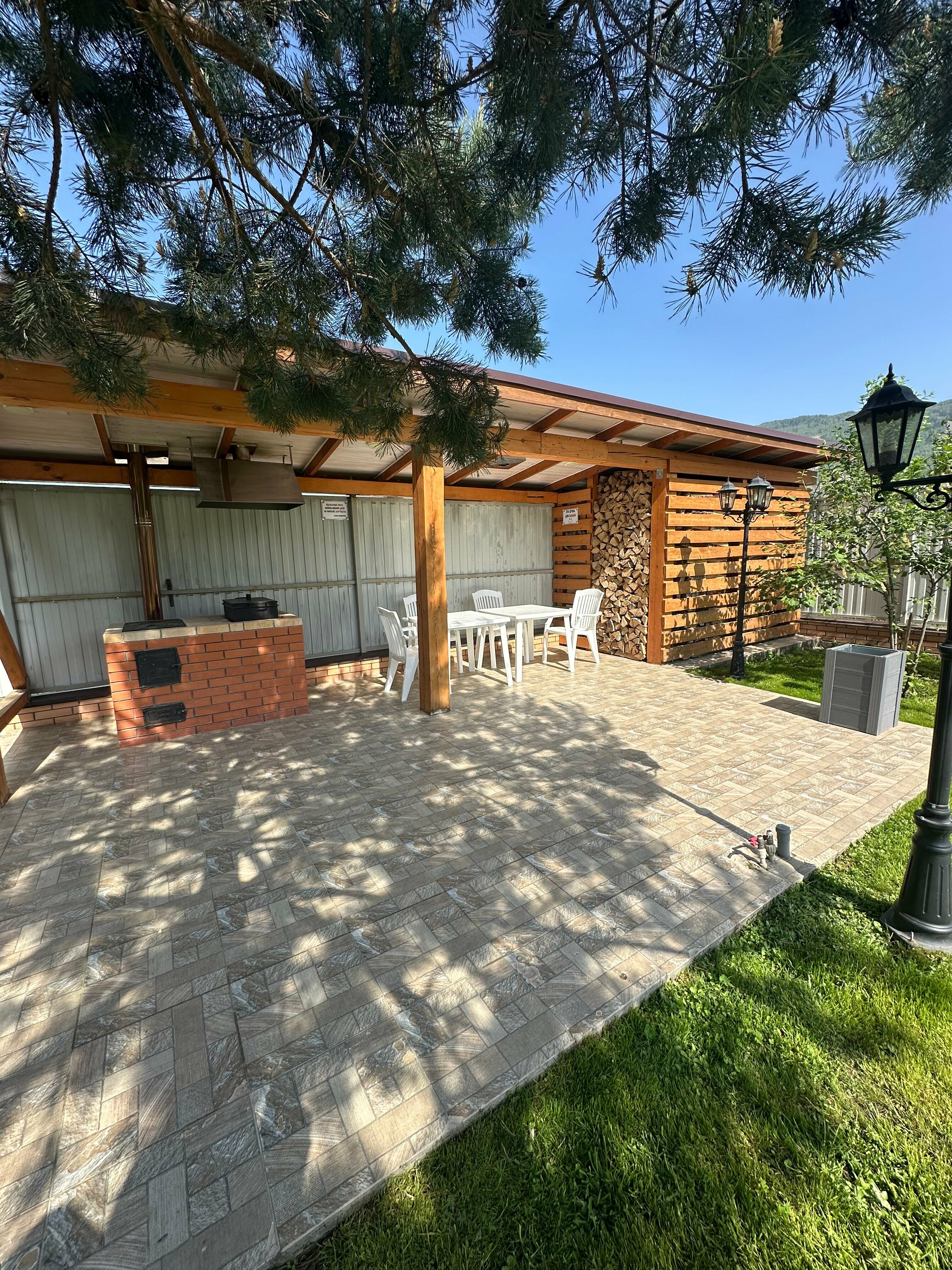 Семейный номер с видом на горы