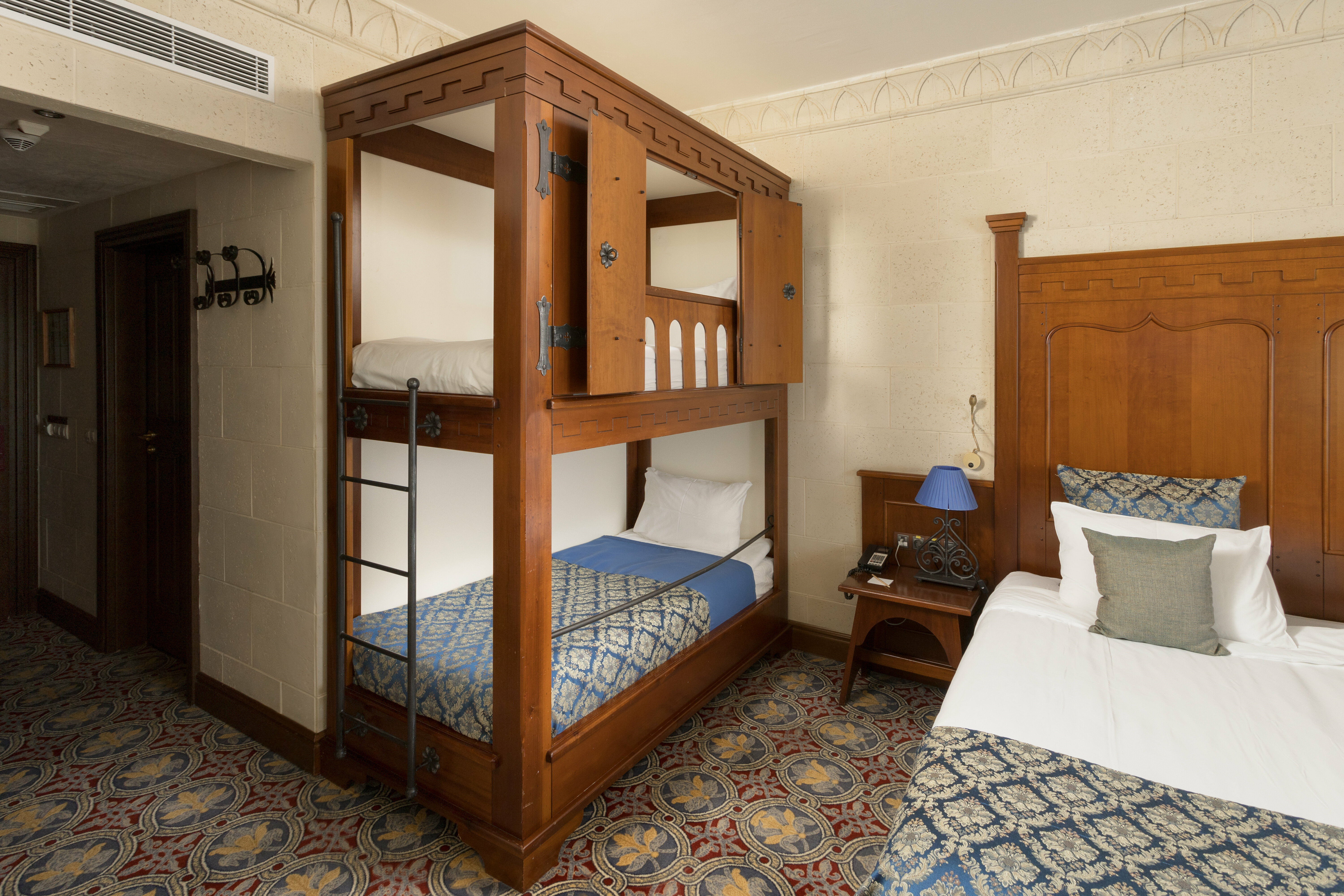 Супериор с двухъярусной кроватью (+ билеты  в Сочи Парк)