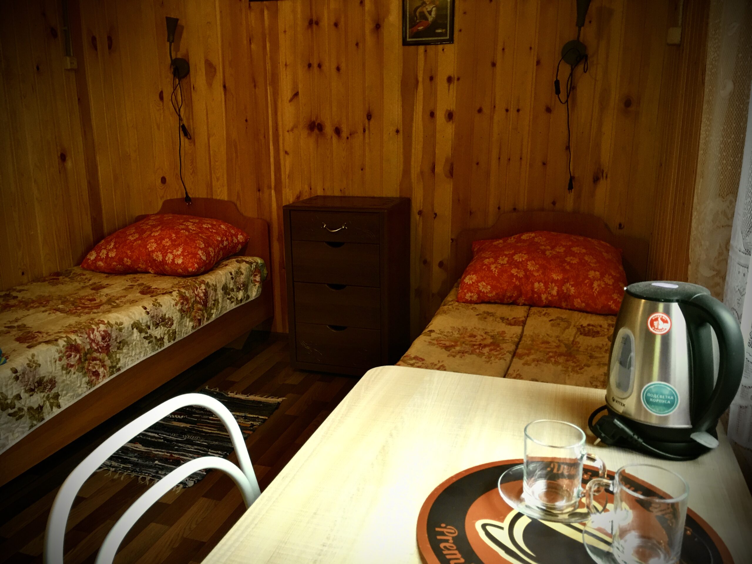 Двухместный номер с 2 отдельными кроватями и окном