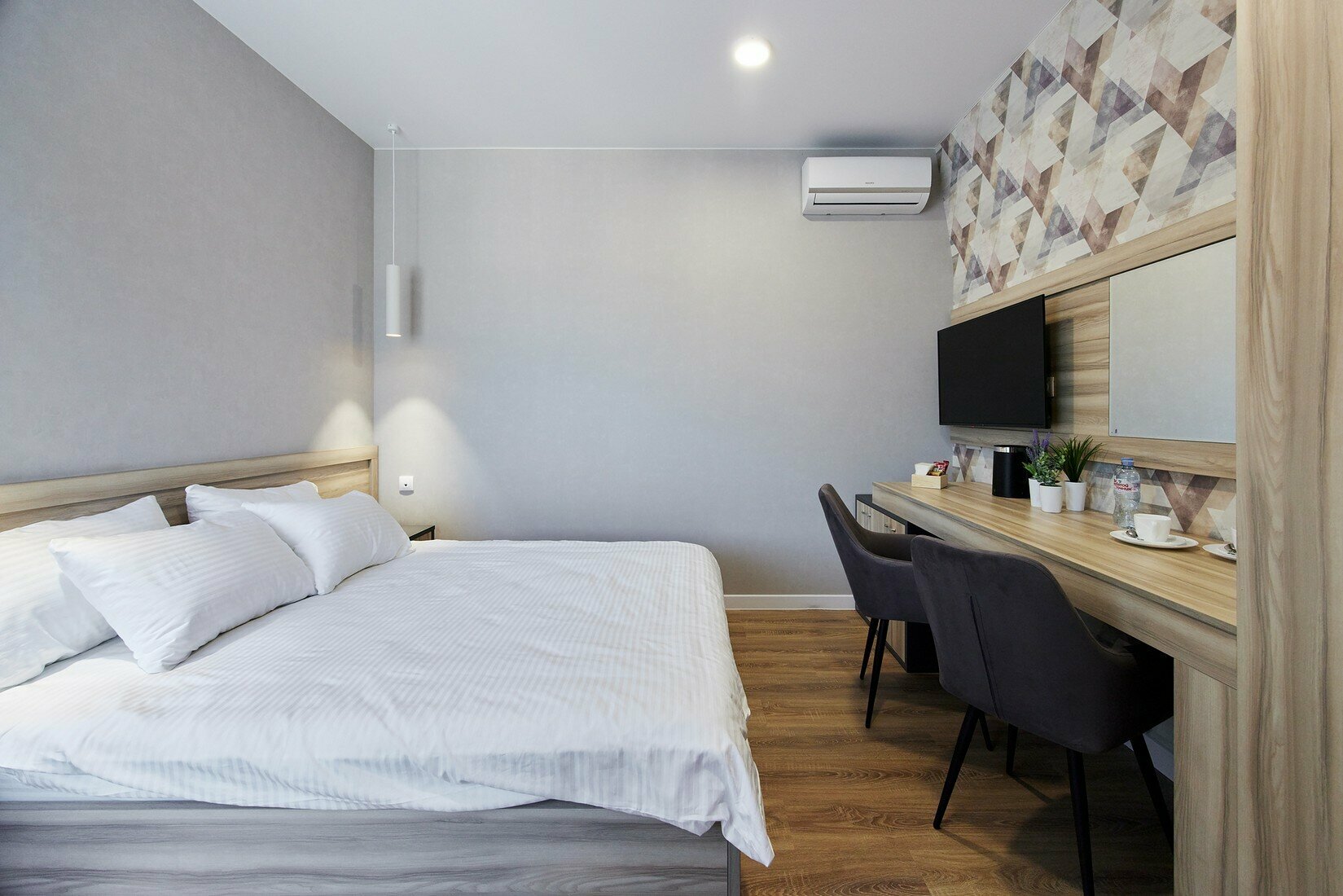 Двухместный полулюкс с 1 двуспальной кроватью