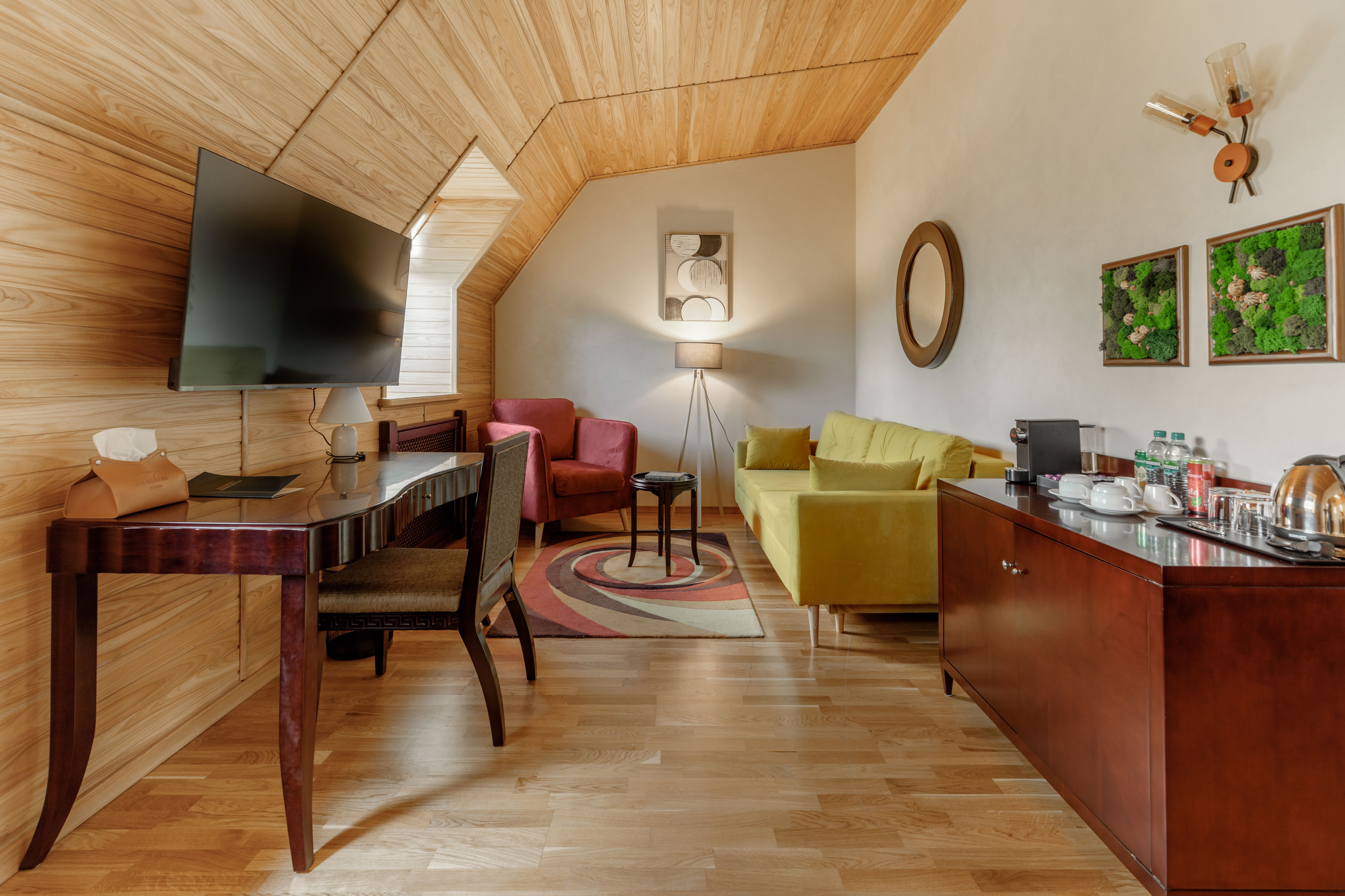 Двухкомнатный люкс с панорамными окнами