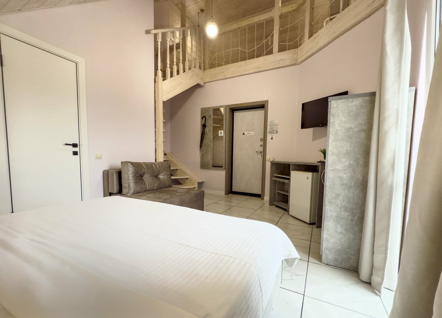 Двухъуровневый сьют с балконом