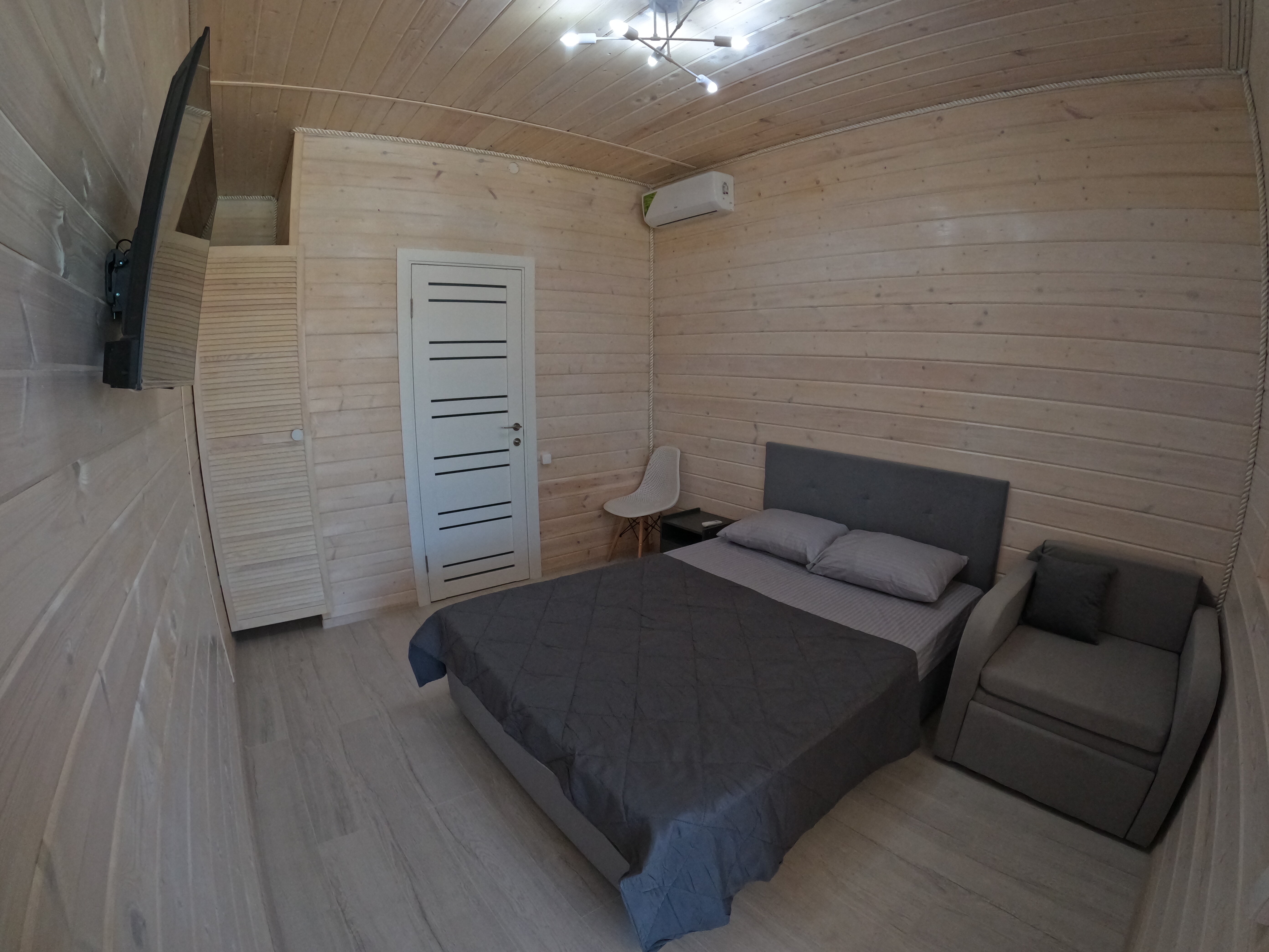 Апартаменты с видом на бассейн