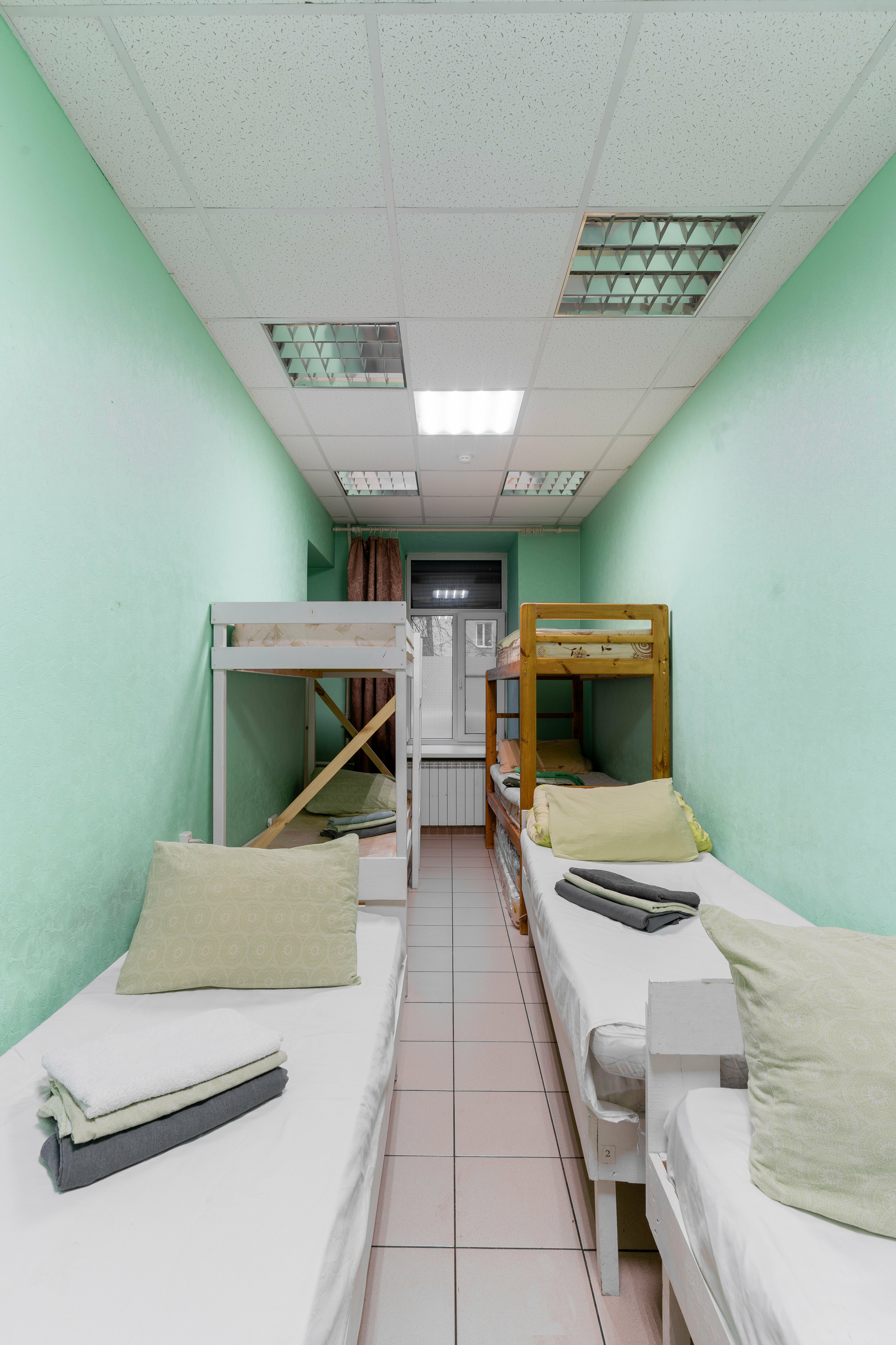 Кровать в общем 7-миместном номере