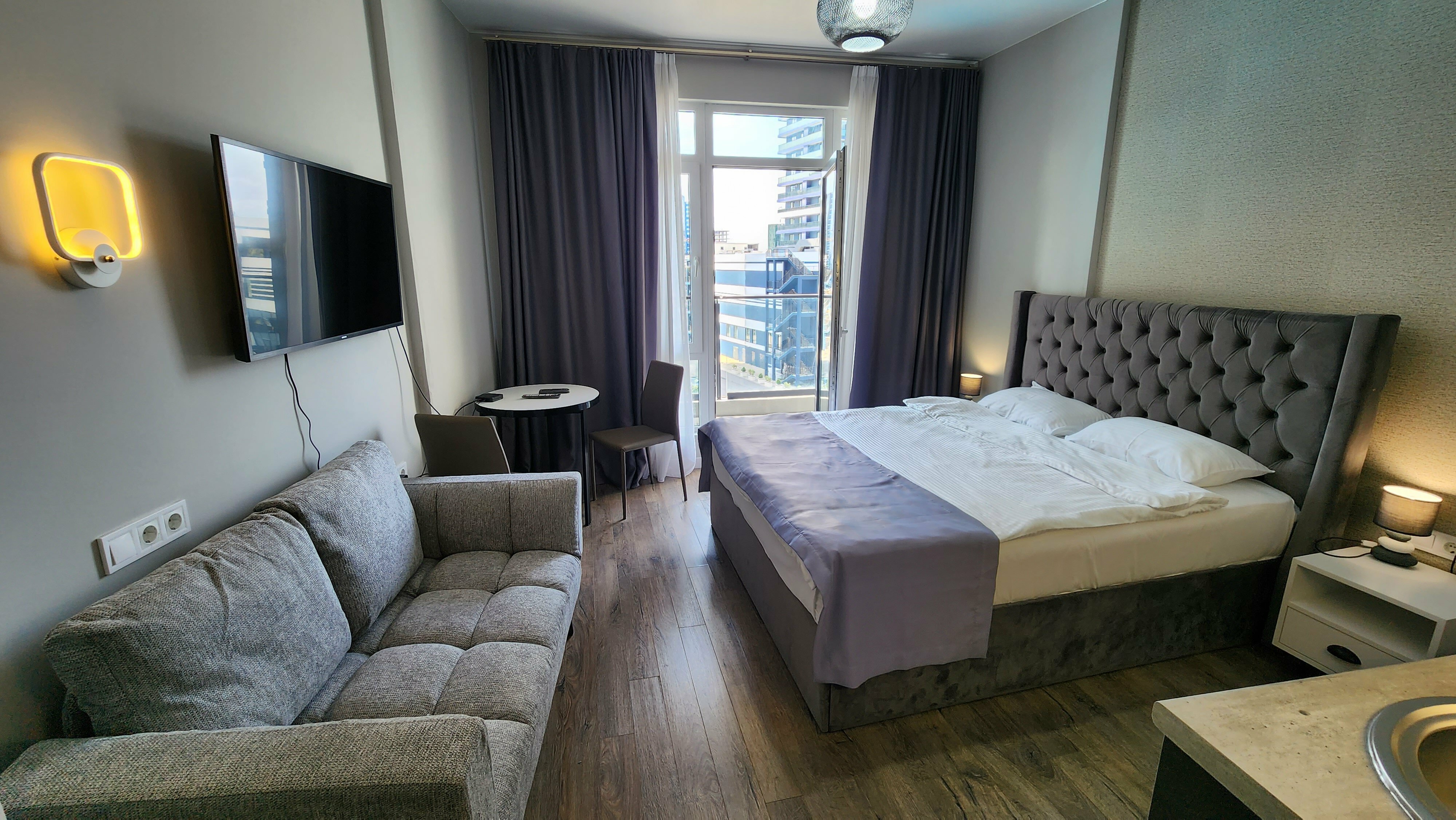 Номер-студия с видом на бассейн