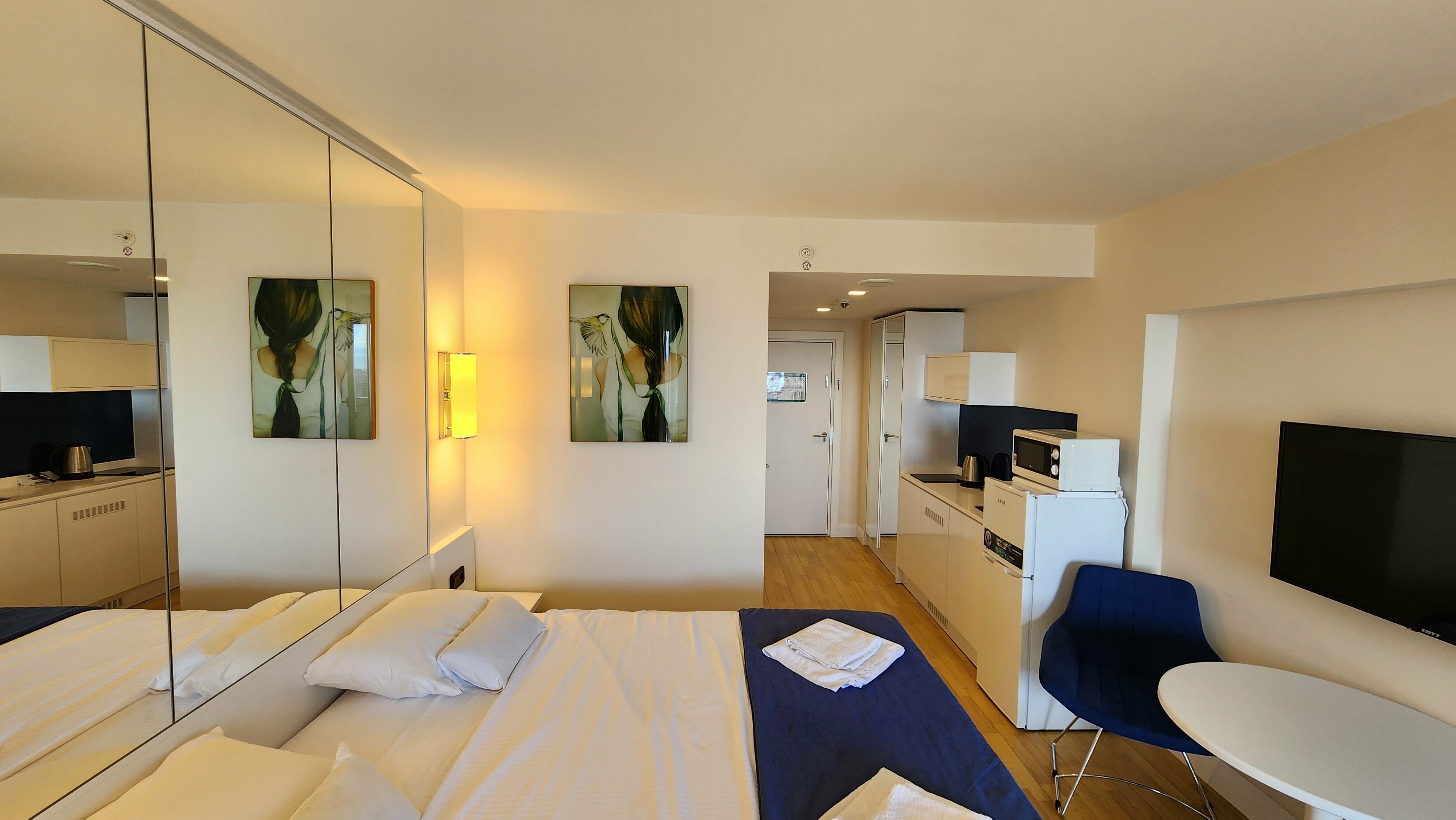 Апартаменты-студия с видом на море