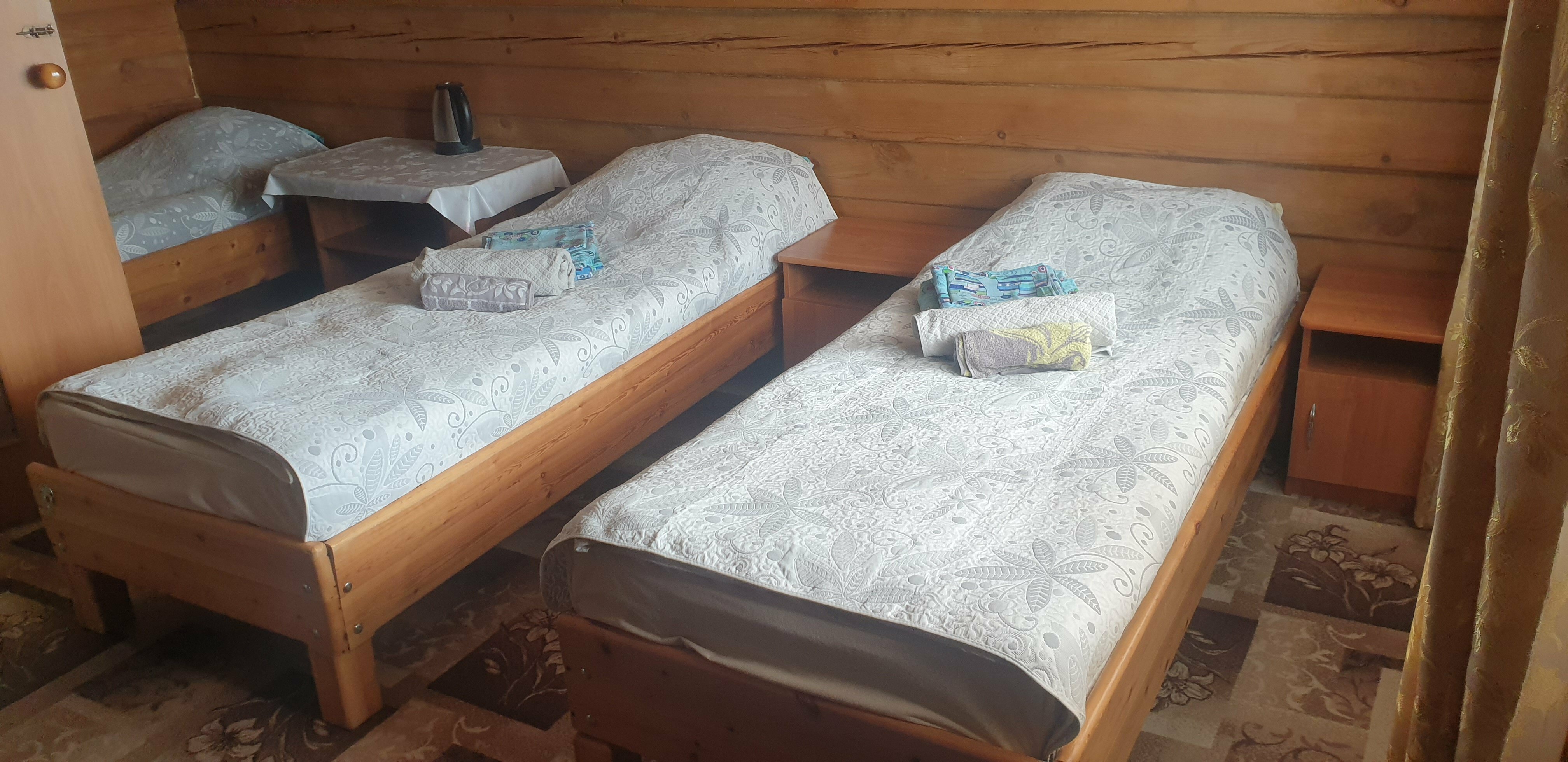 Трехместный номер «Комфорт» с душем