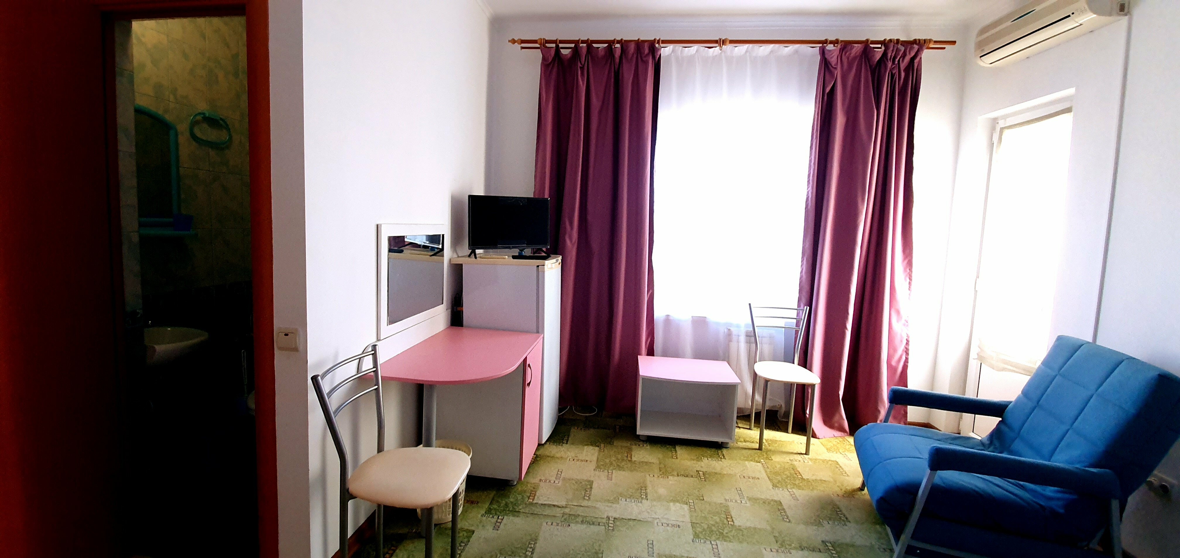 Трехместный номер с балконом