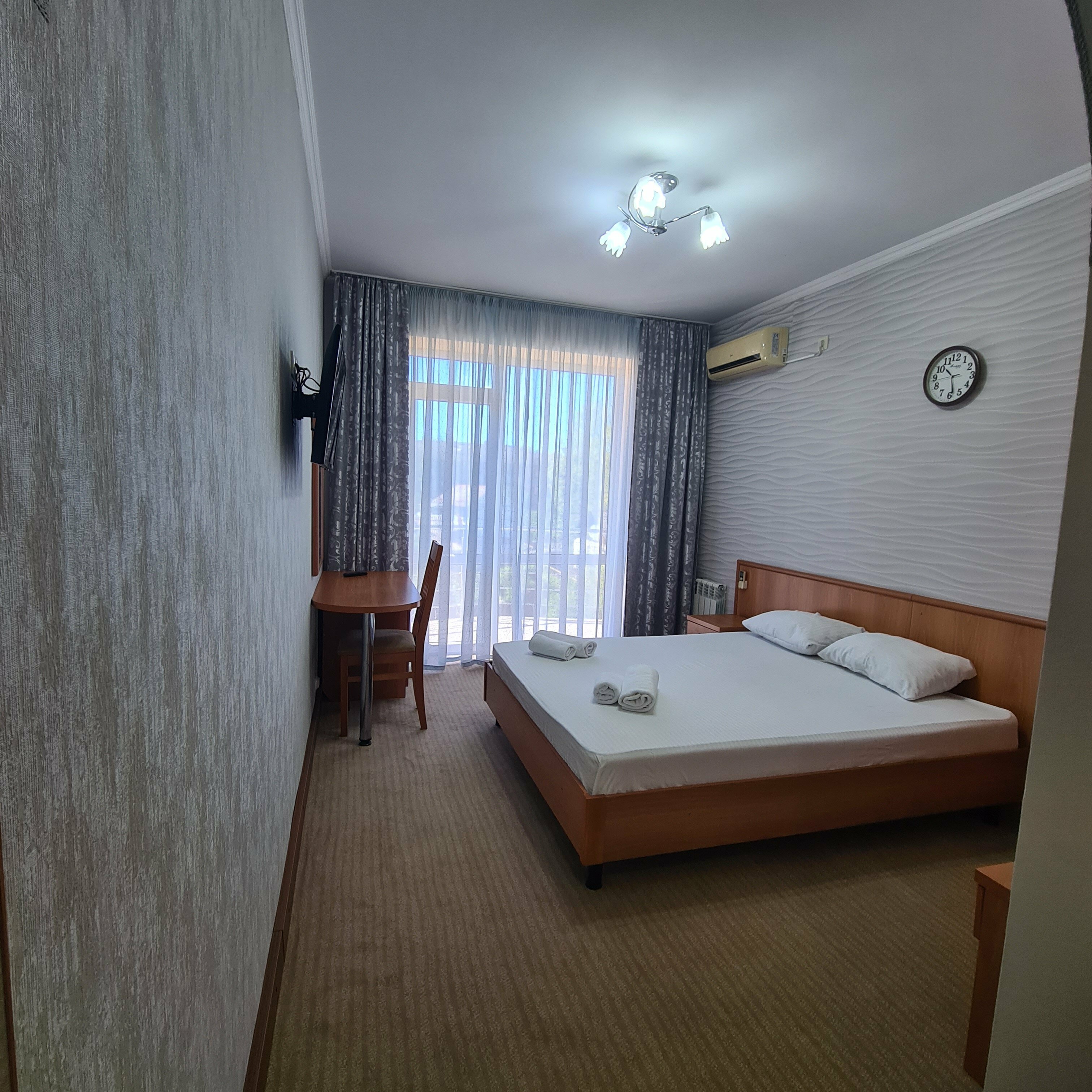 Двухместный номер Делюкс с 1 кроватью или 2 отдельными кроватями и балконом