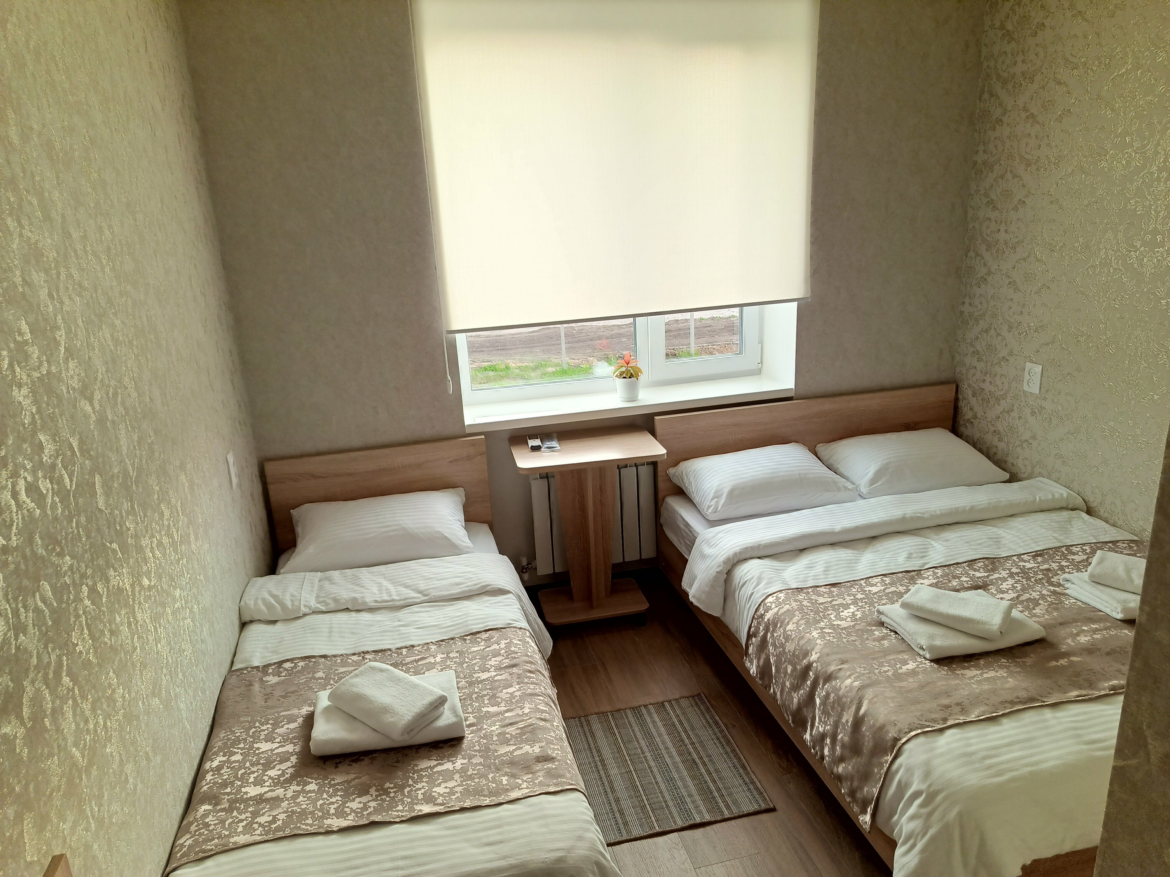 Трехместный номер «Комфорт» с душем