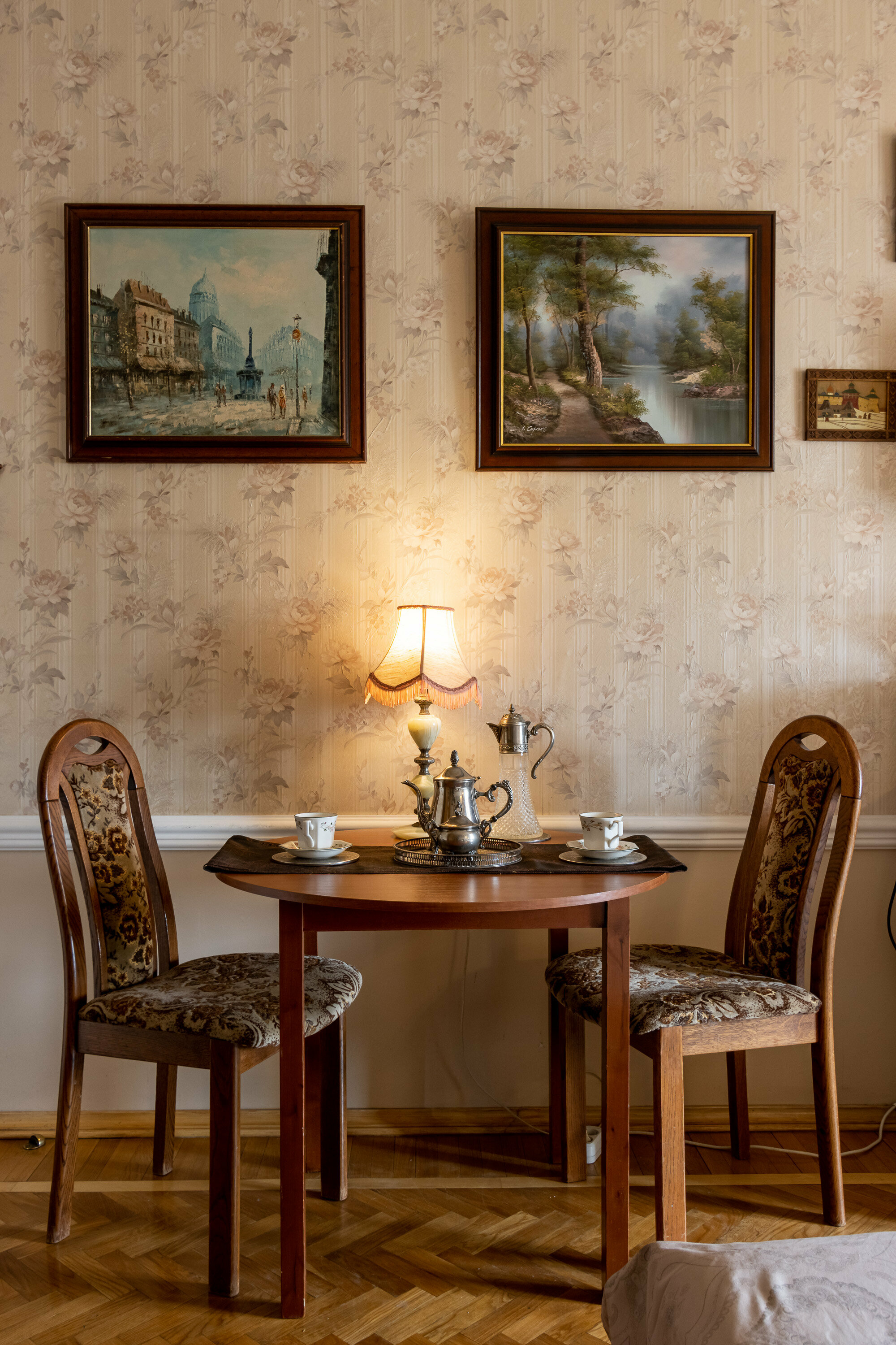 Двухместные апартаменты "Окно в Петербург" (душ и санузел общий на две комнаты)