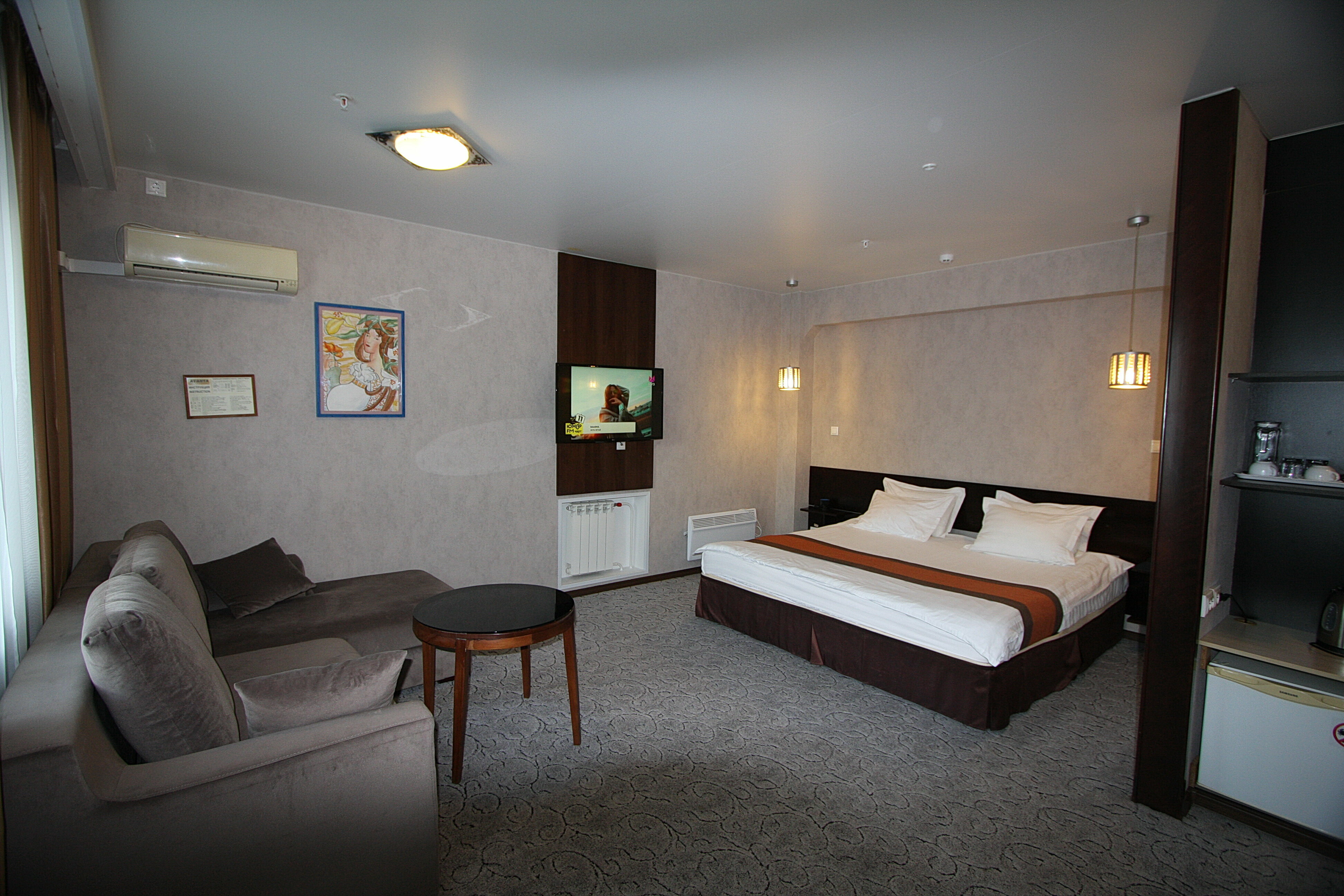 Джуниор Сюит трехместный