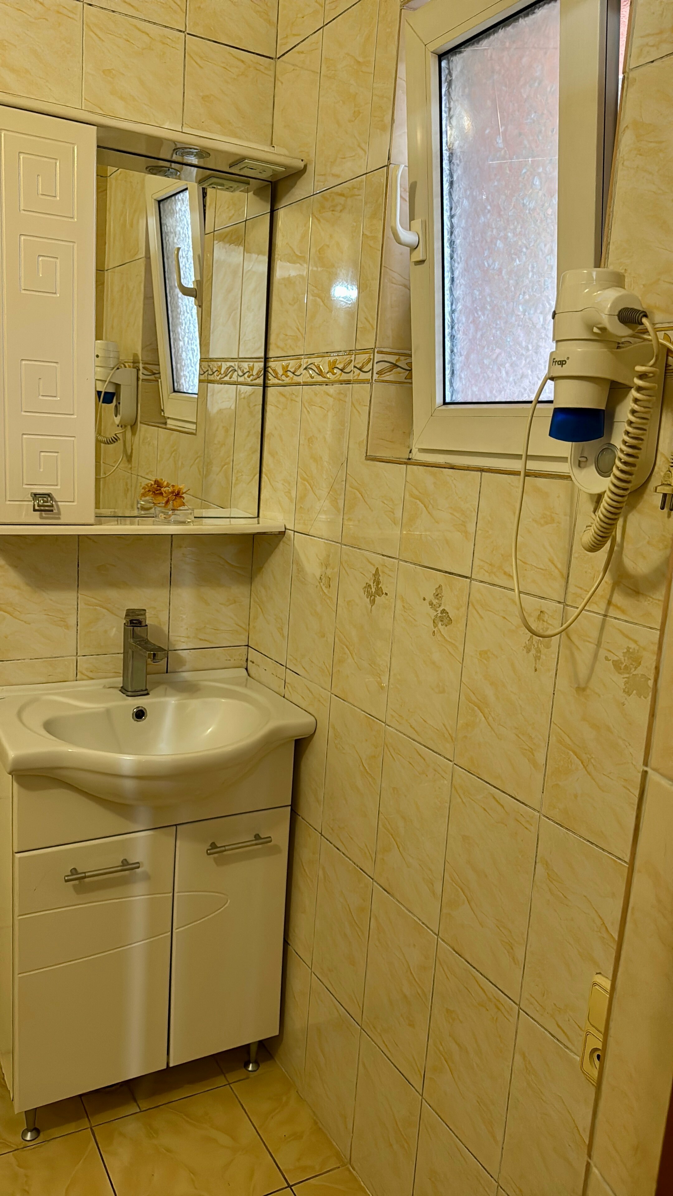 Cемейный номер с собственной ванной комнатой