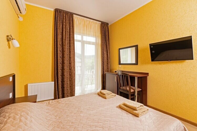 Двухместный номер с 1 кроватью или 2 отдельными кроватями, вид на горы