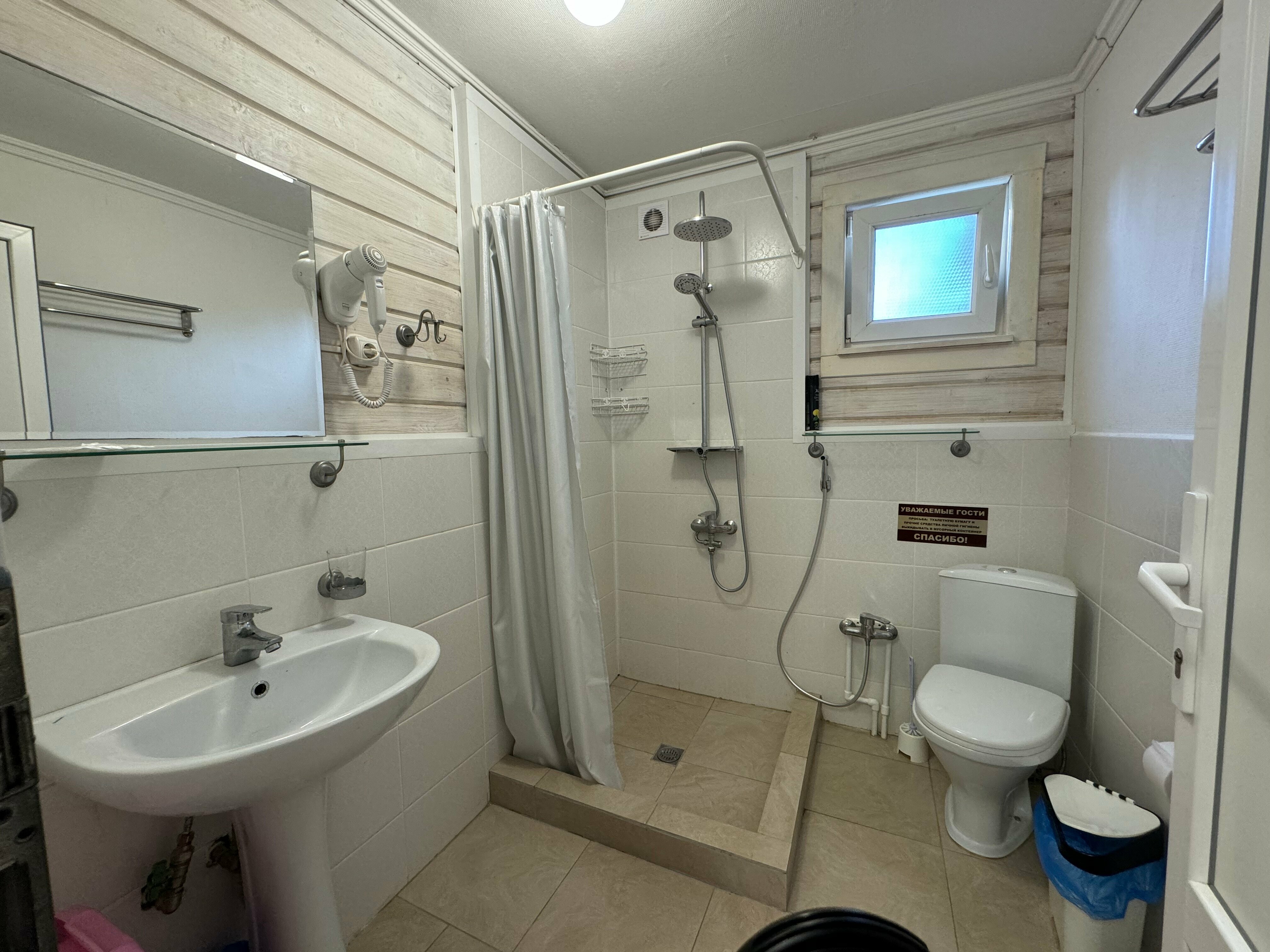 Улучшенный двухместный номер с 2 отдельными кроватями