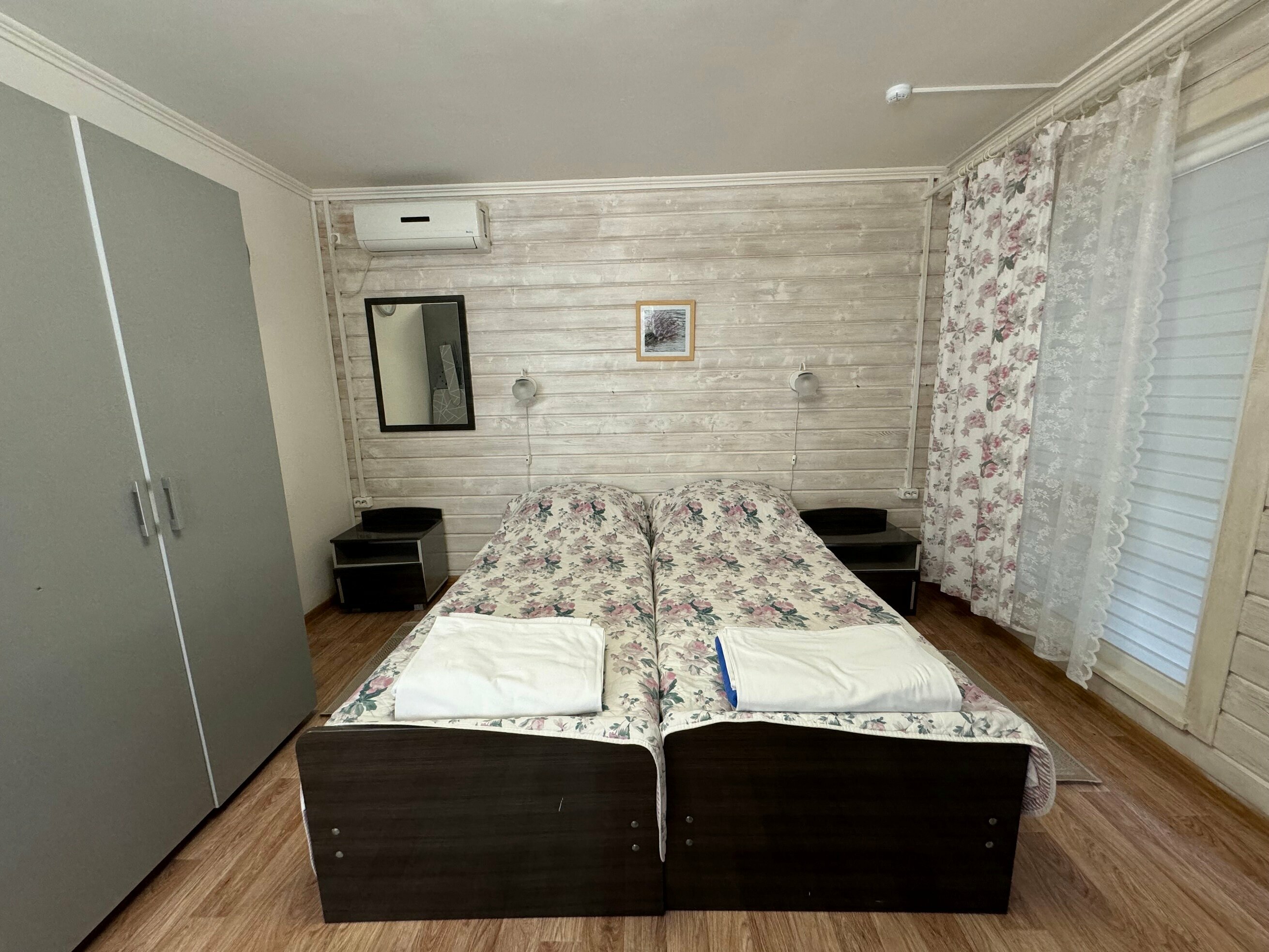 Улучшенный двухместный номер с 1 кроватью или 2 отдельными кроватями, вид на горы