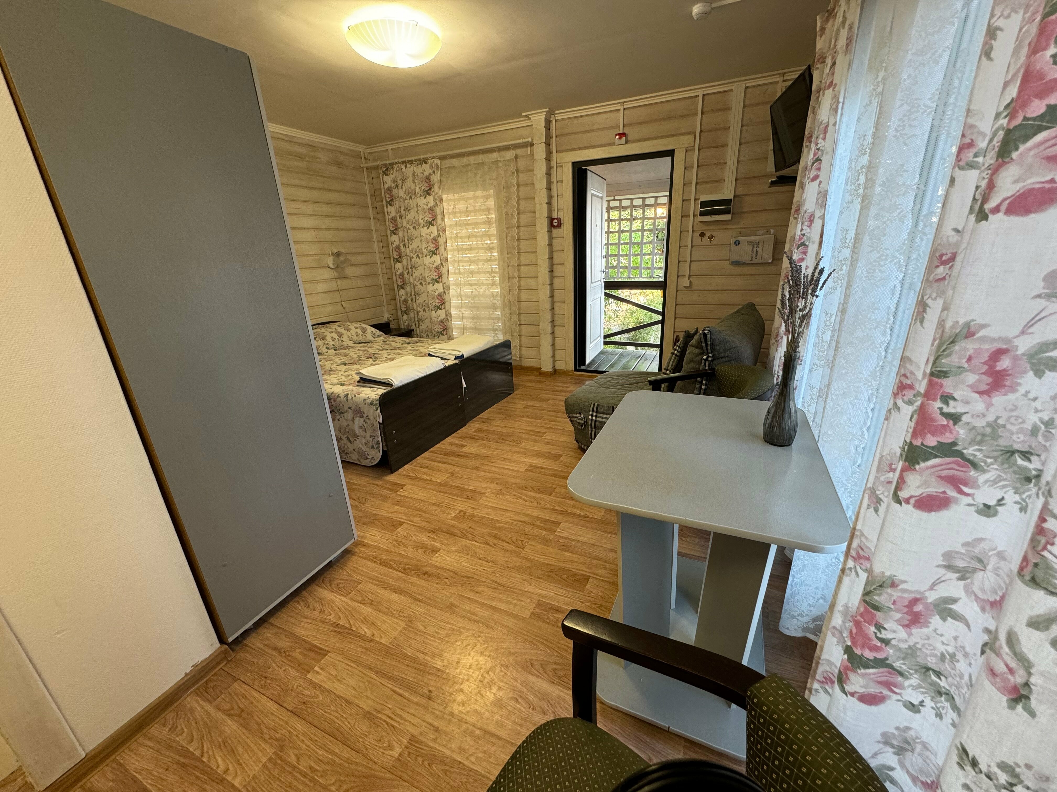 Улучшенный двухместный номер с 2 отдельными кроватями