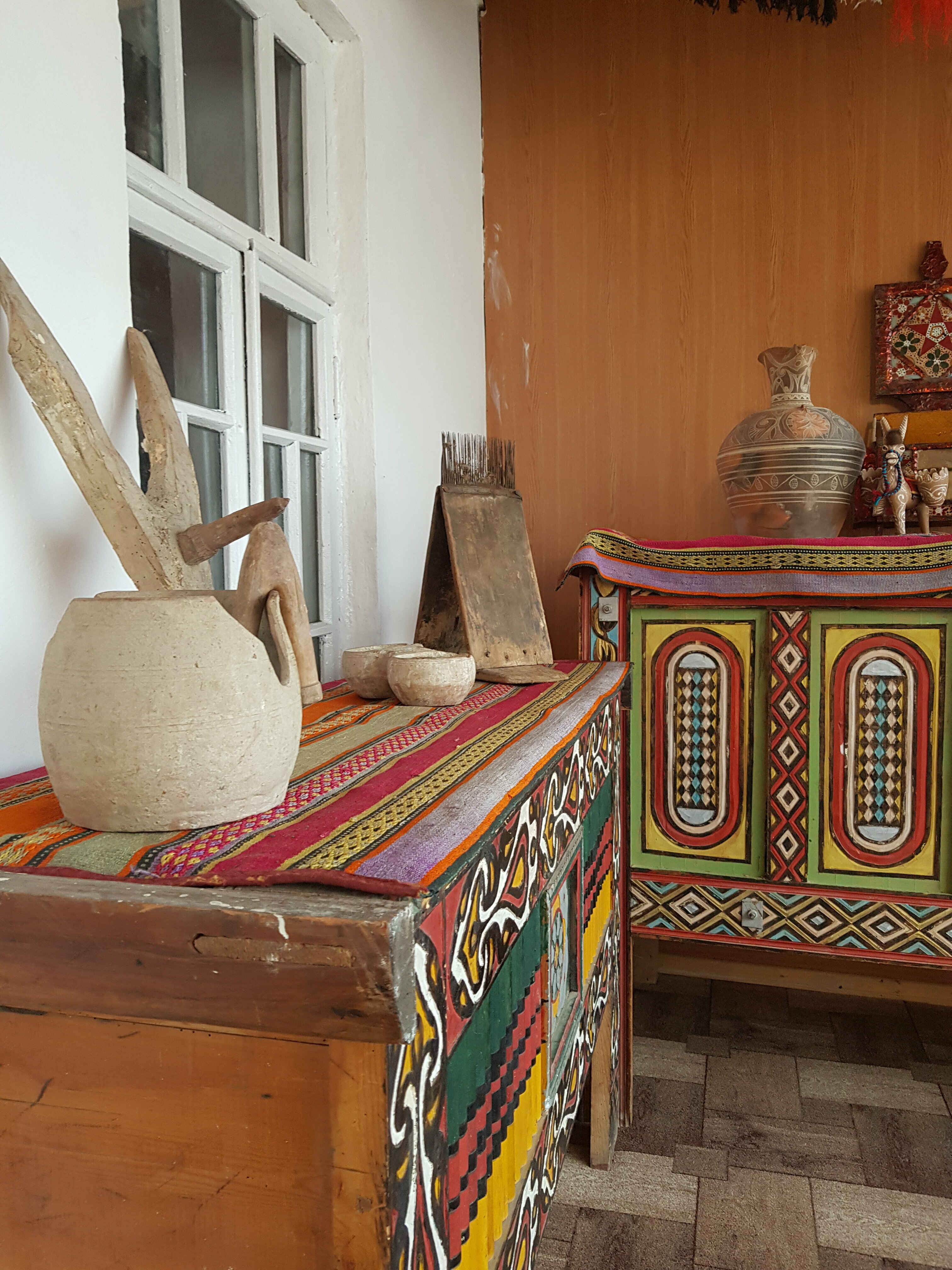 Трехместный номер с общей ванной комнатой