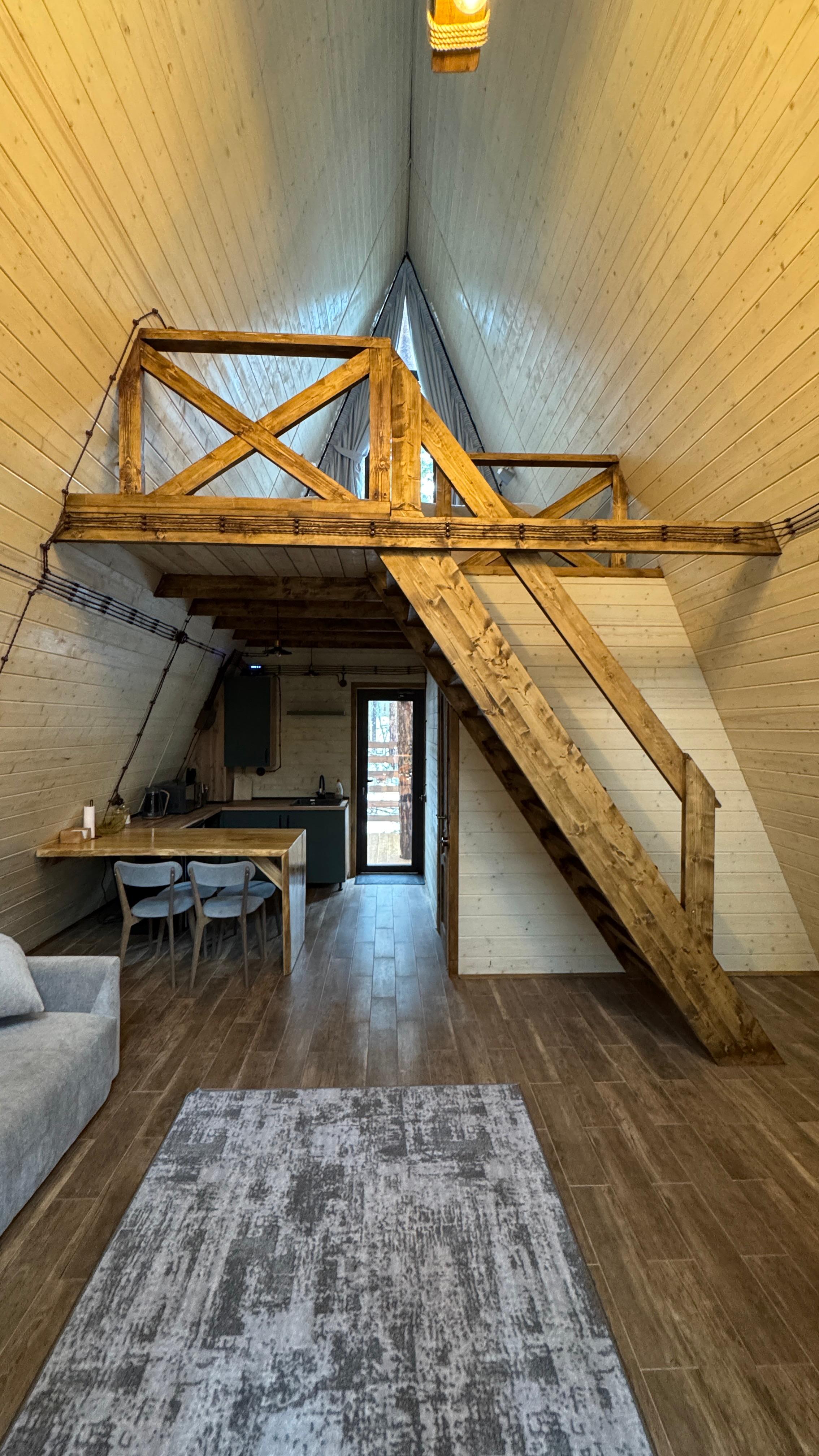 Шале с видом на хвойный лес