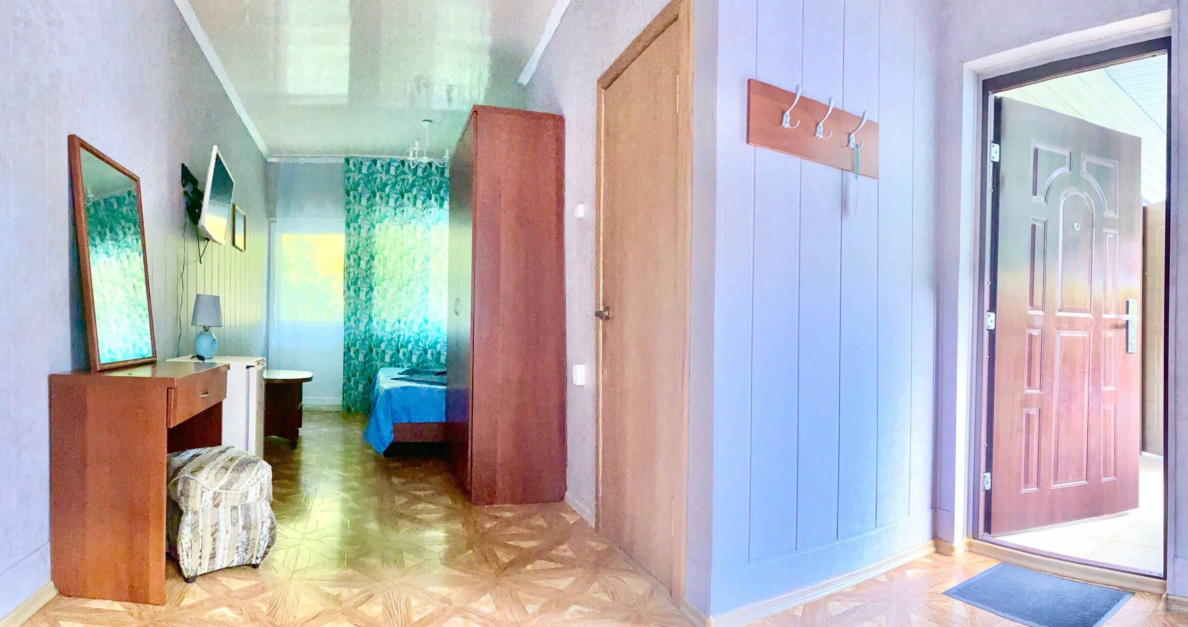 Трехместный номер с балконом