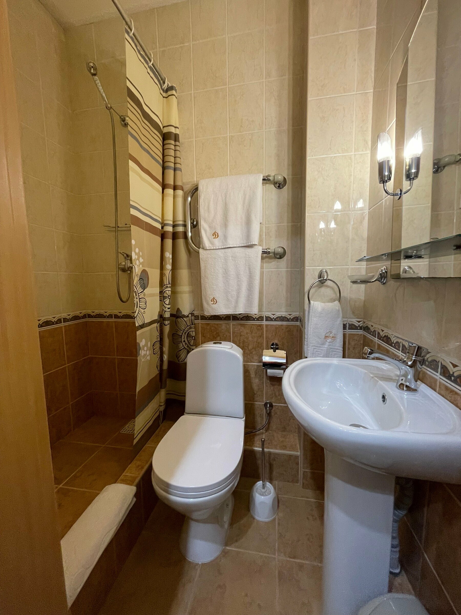 Семейный номер с видом на горы