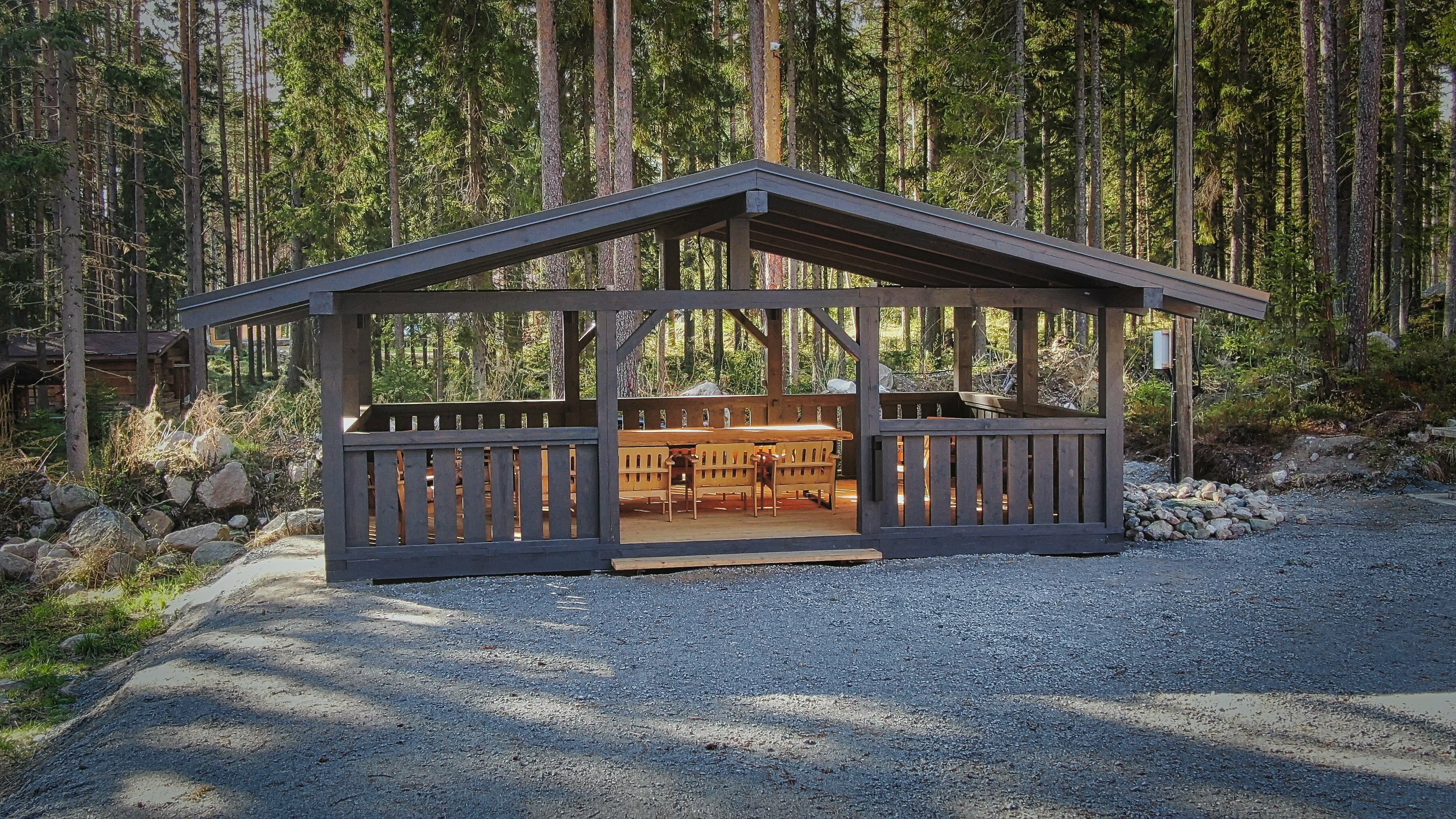 Трехместный номер с видом на озеро