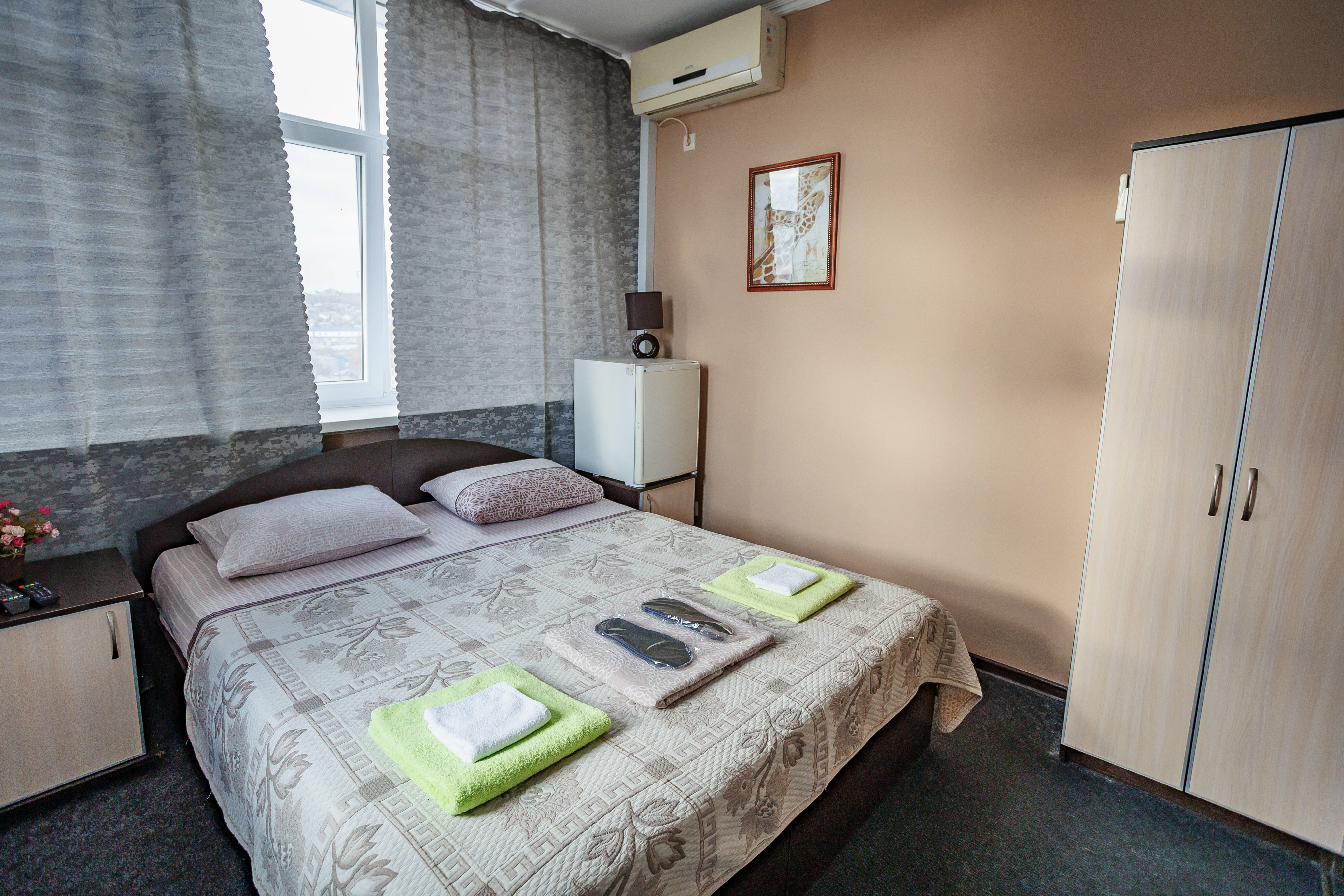 Двухместный номер с 1 кроватью и общим туалетом