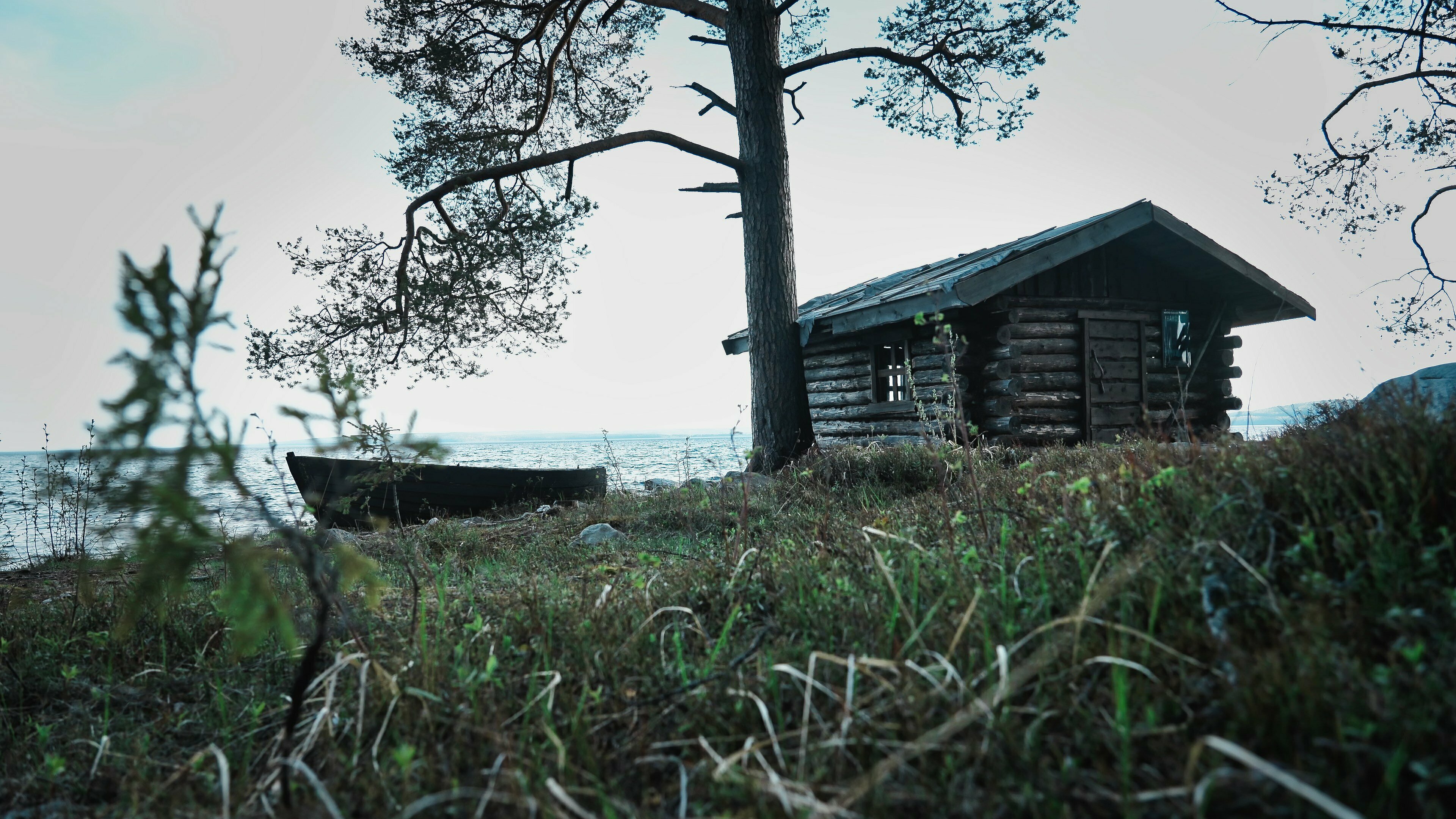 Трехместный номер с видом на озеро