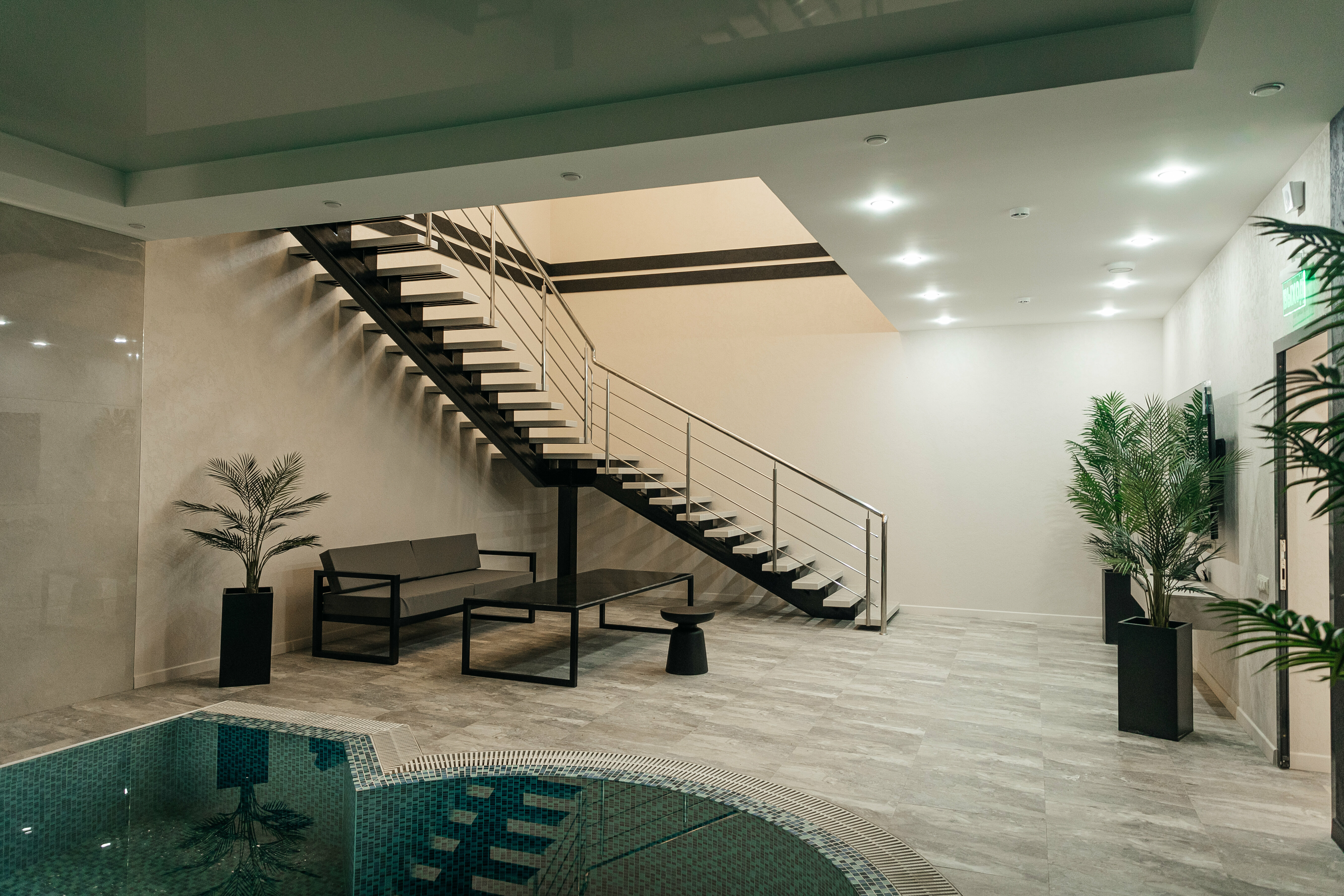 PRESIDENTIAL SUITE - POOL