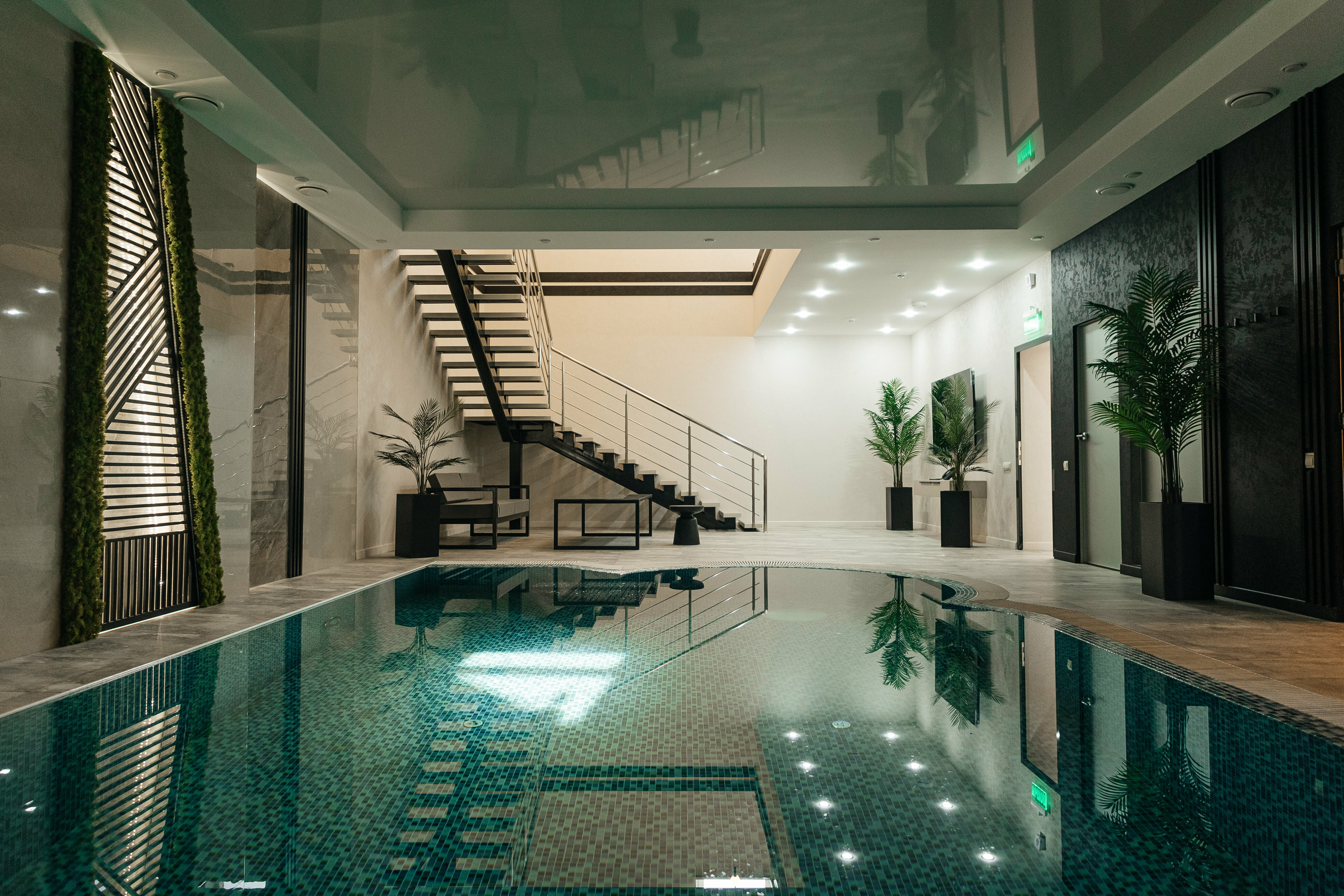 PRESIDENTIAL SUITE - POOL