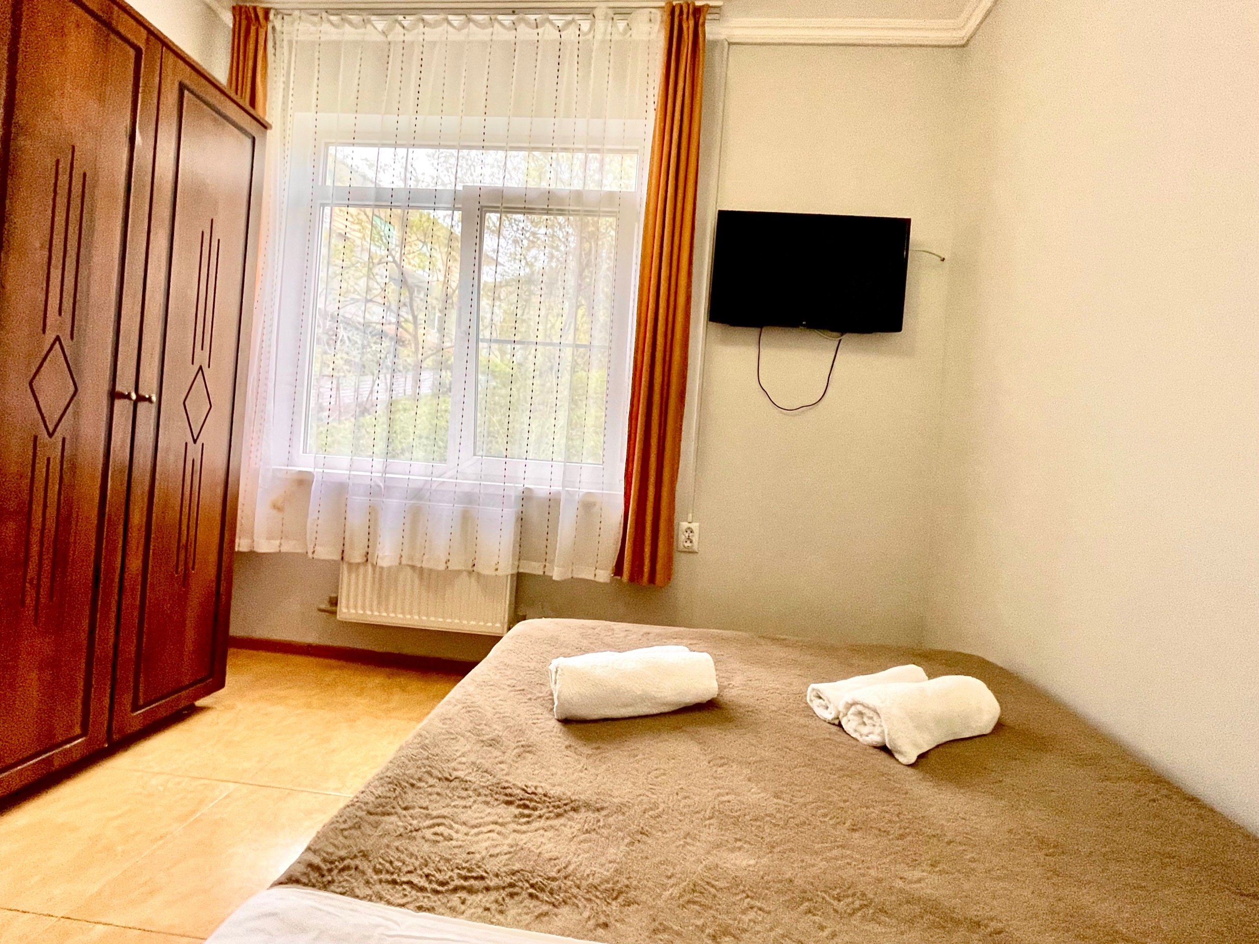 Двухместный номер с 1 кроватью или 2 отдельными кроватями и общей ванной комнатой