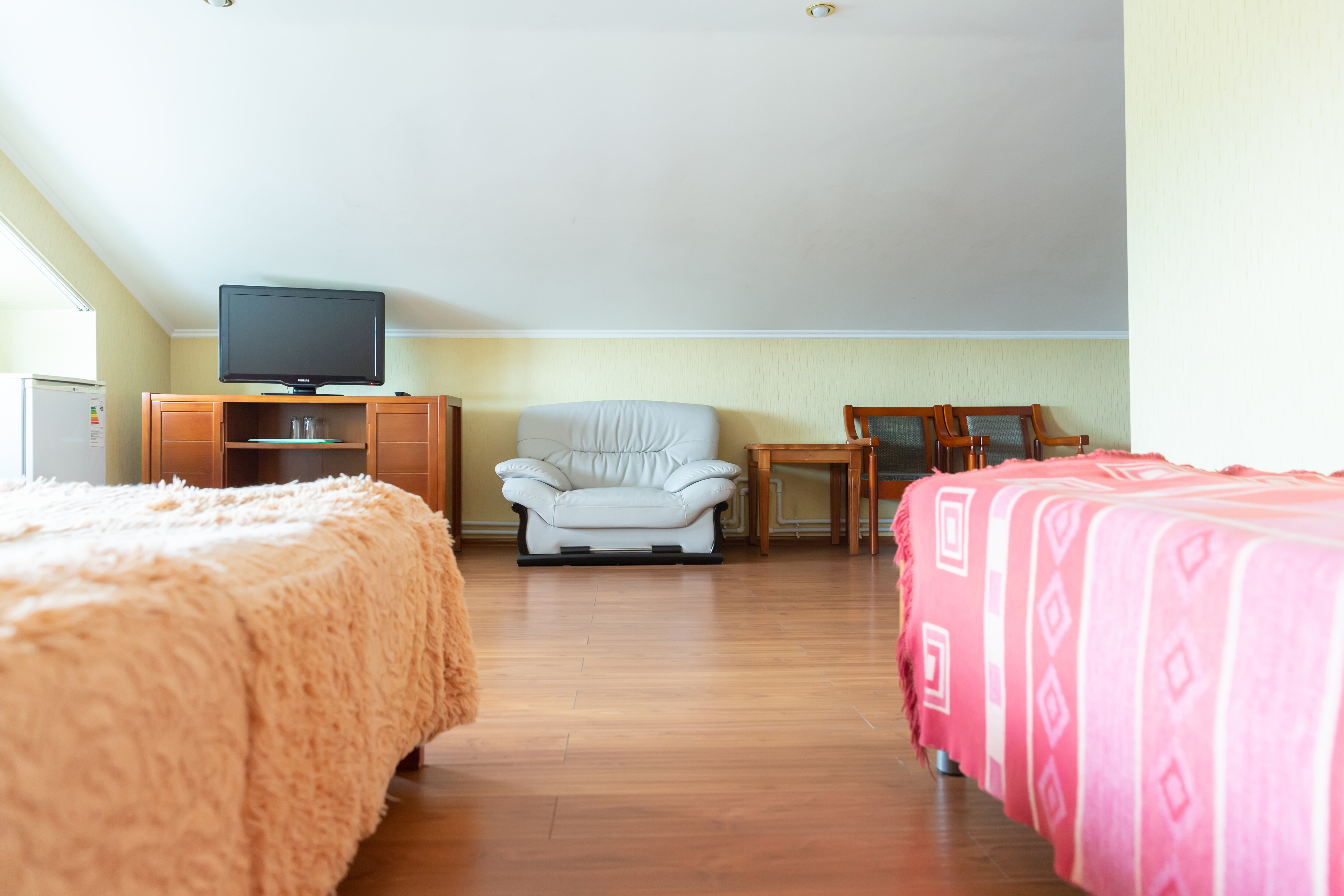 Cемейный номер с собственной ванной комнатой