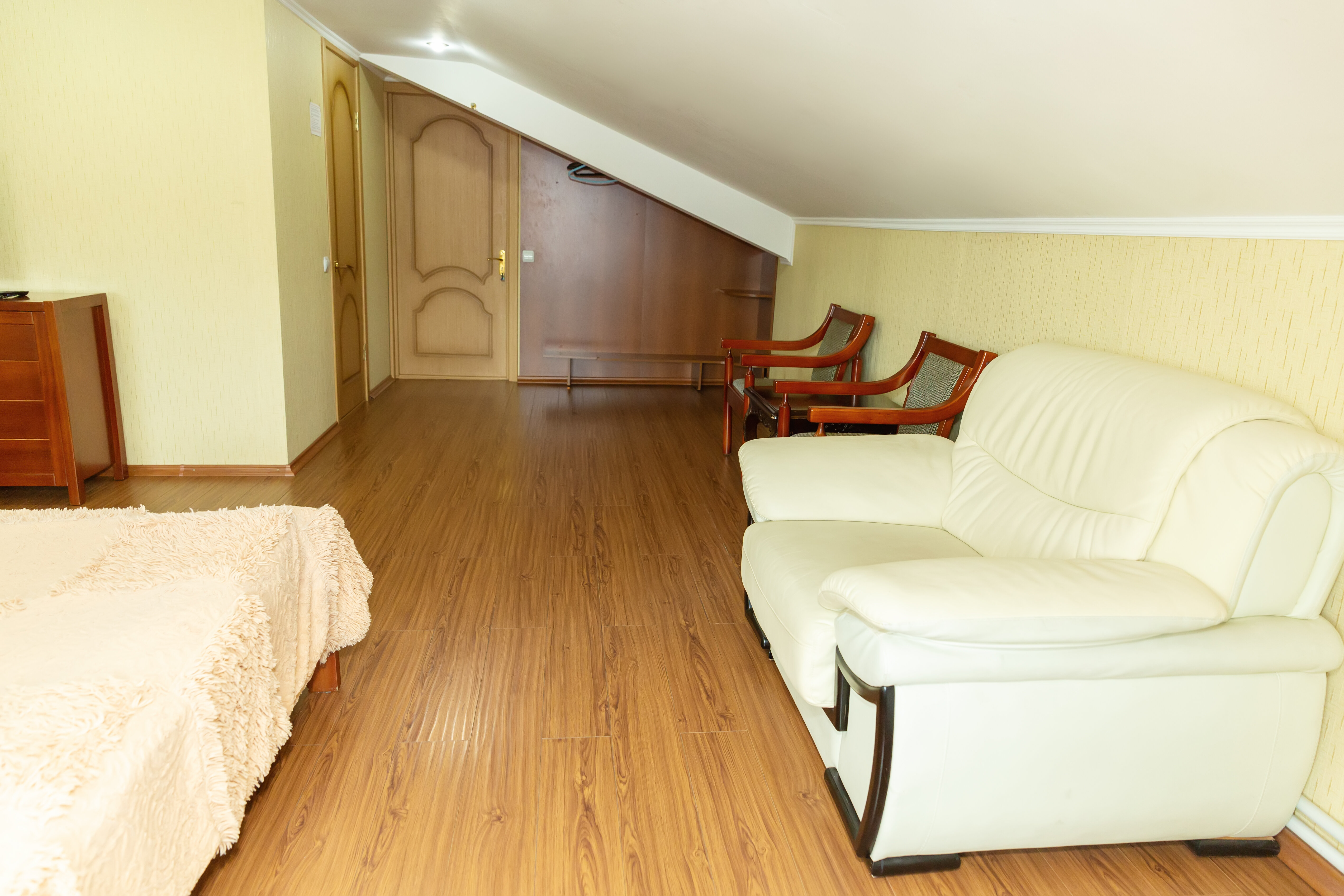 Cемейный номер с собственной ванной комнатой