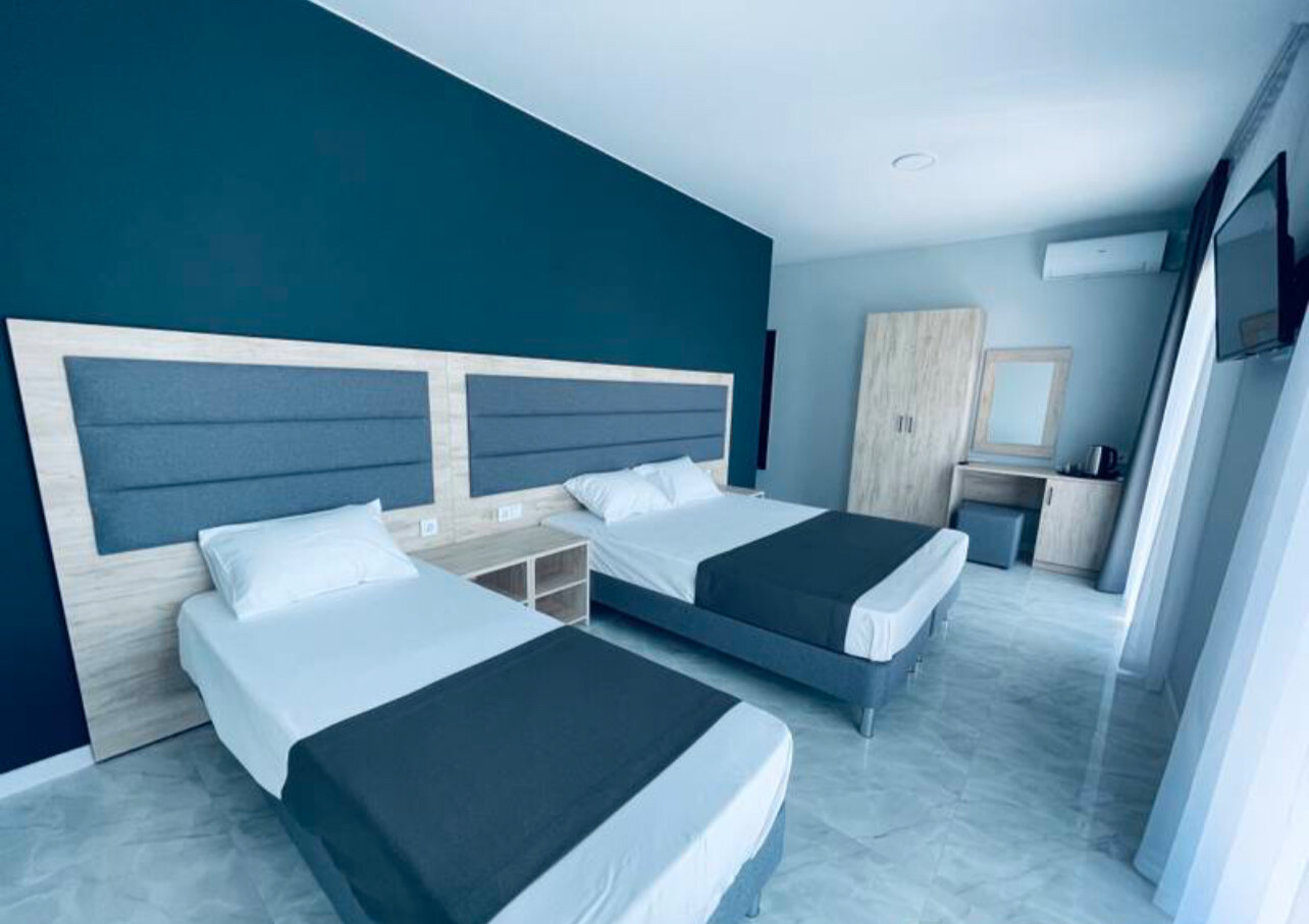 Улучшенный трехместный номер с видом на море