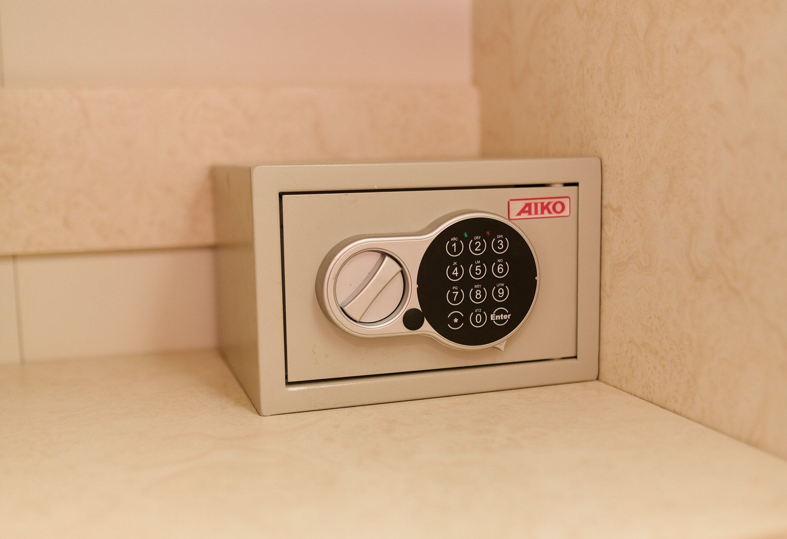 Люкс с кроватью размера «queen-size»