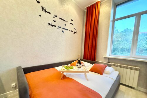 Комфорт Двуспальный Диван в Metro Apartments