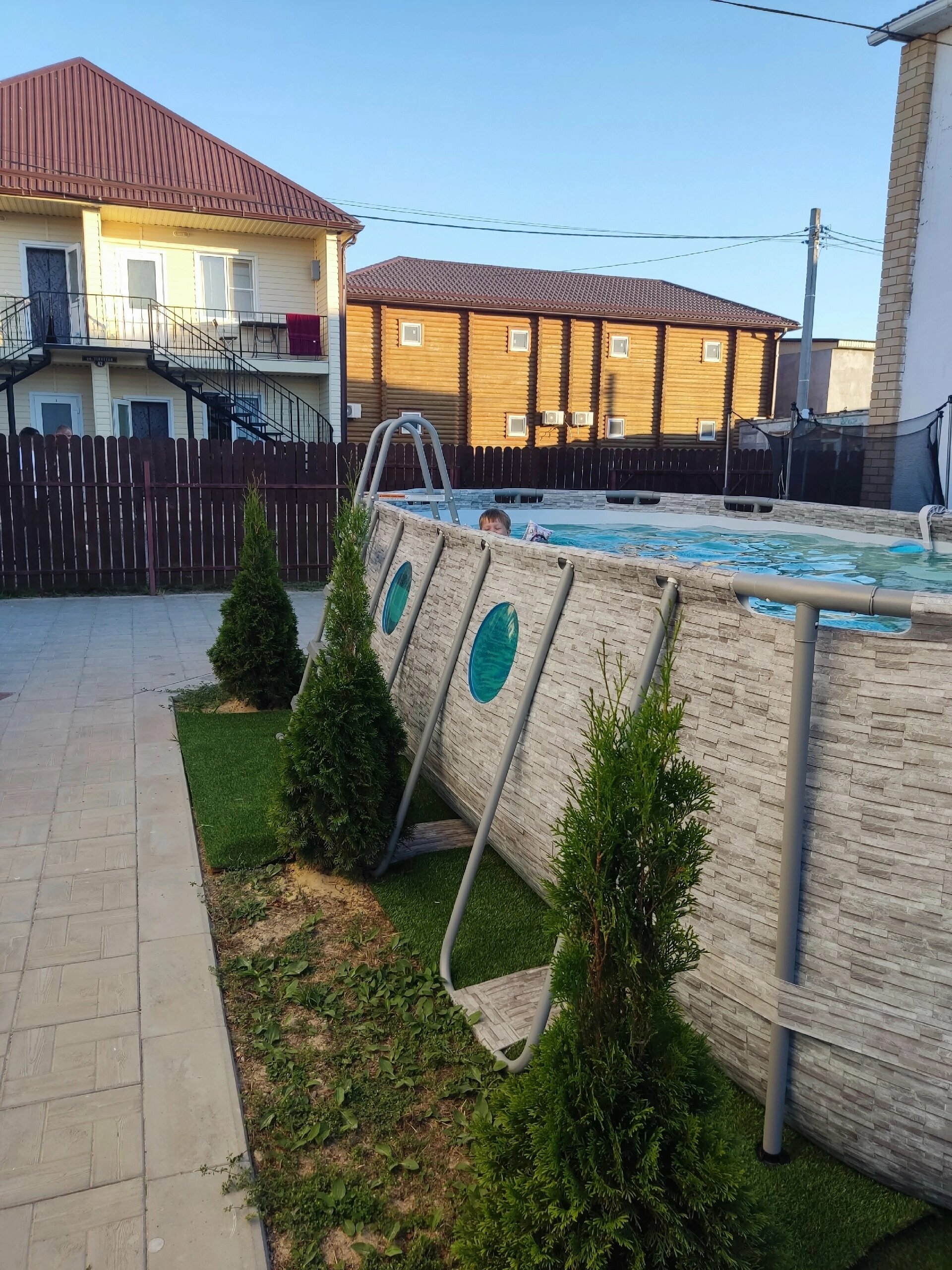 Трехместный номер с видом на озеро