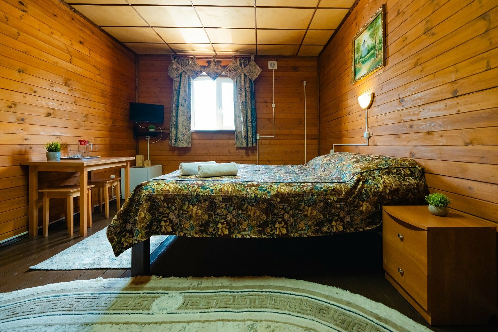 Трехместный номер с общей ванной комнатой