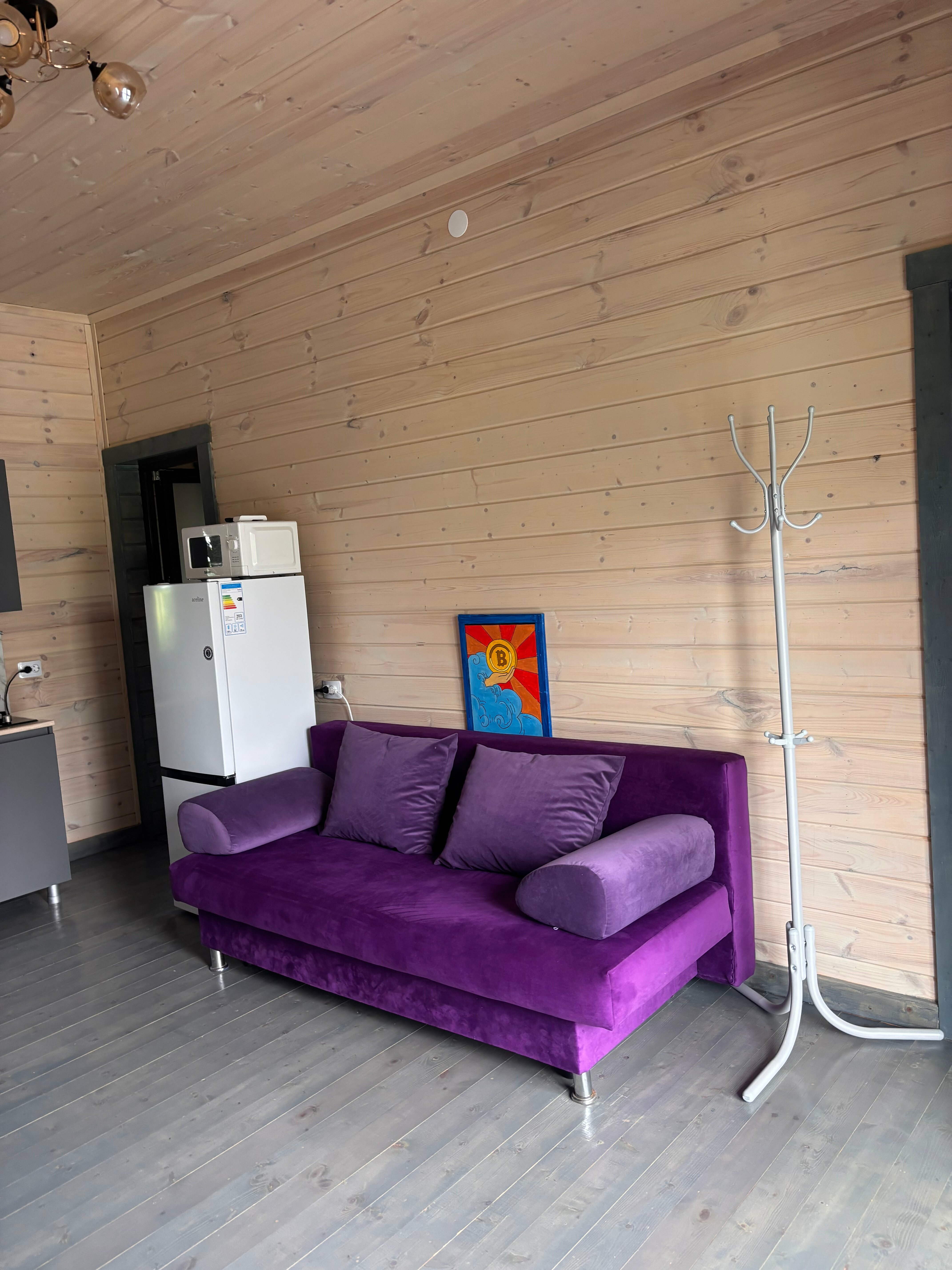 Дом с балконом