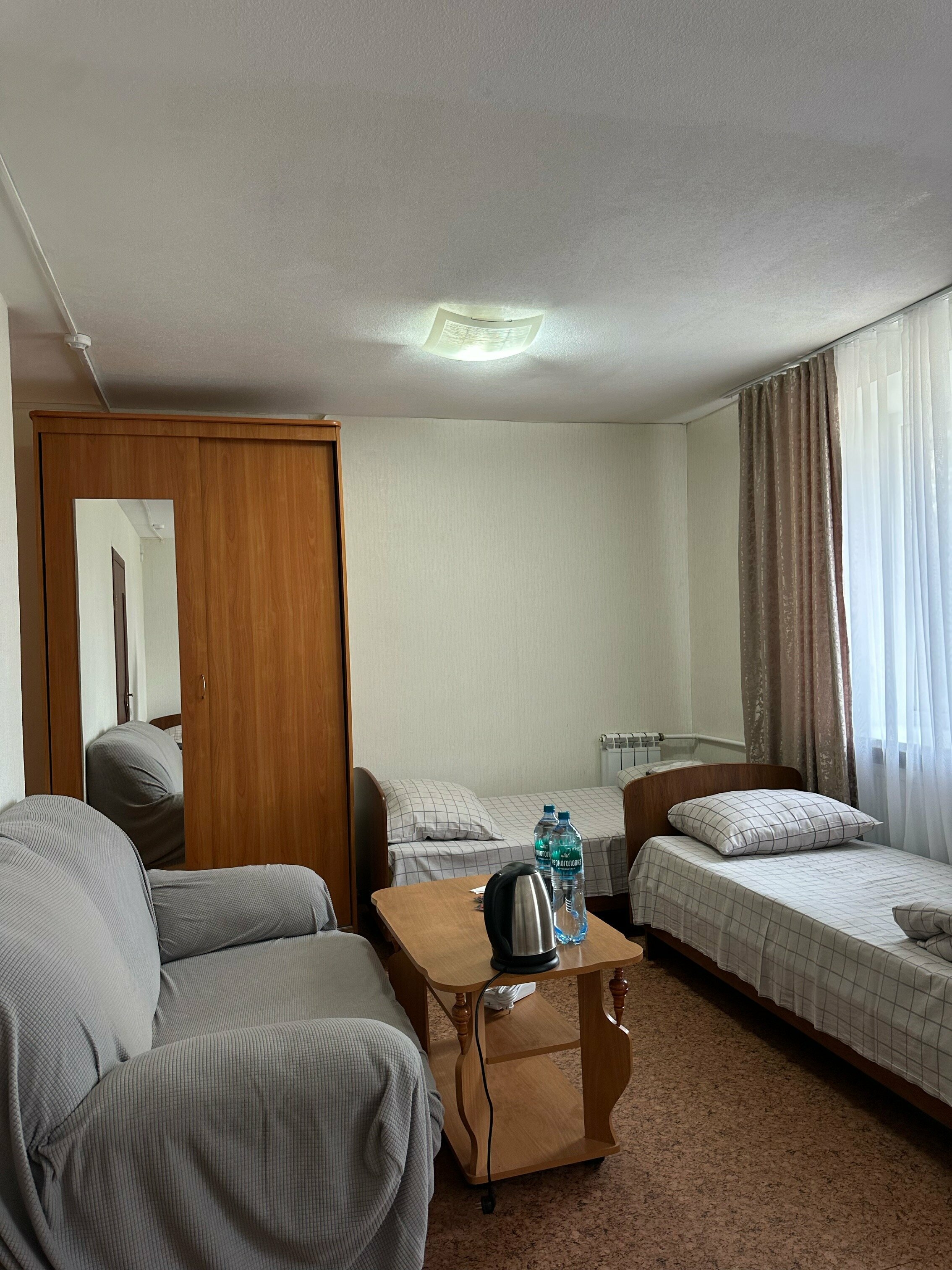 Стандартный семейный номер с 5 отдельными кроватями