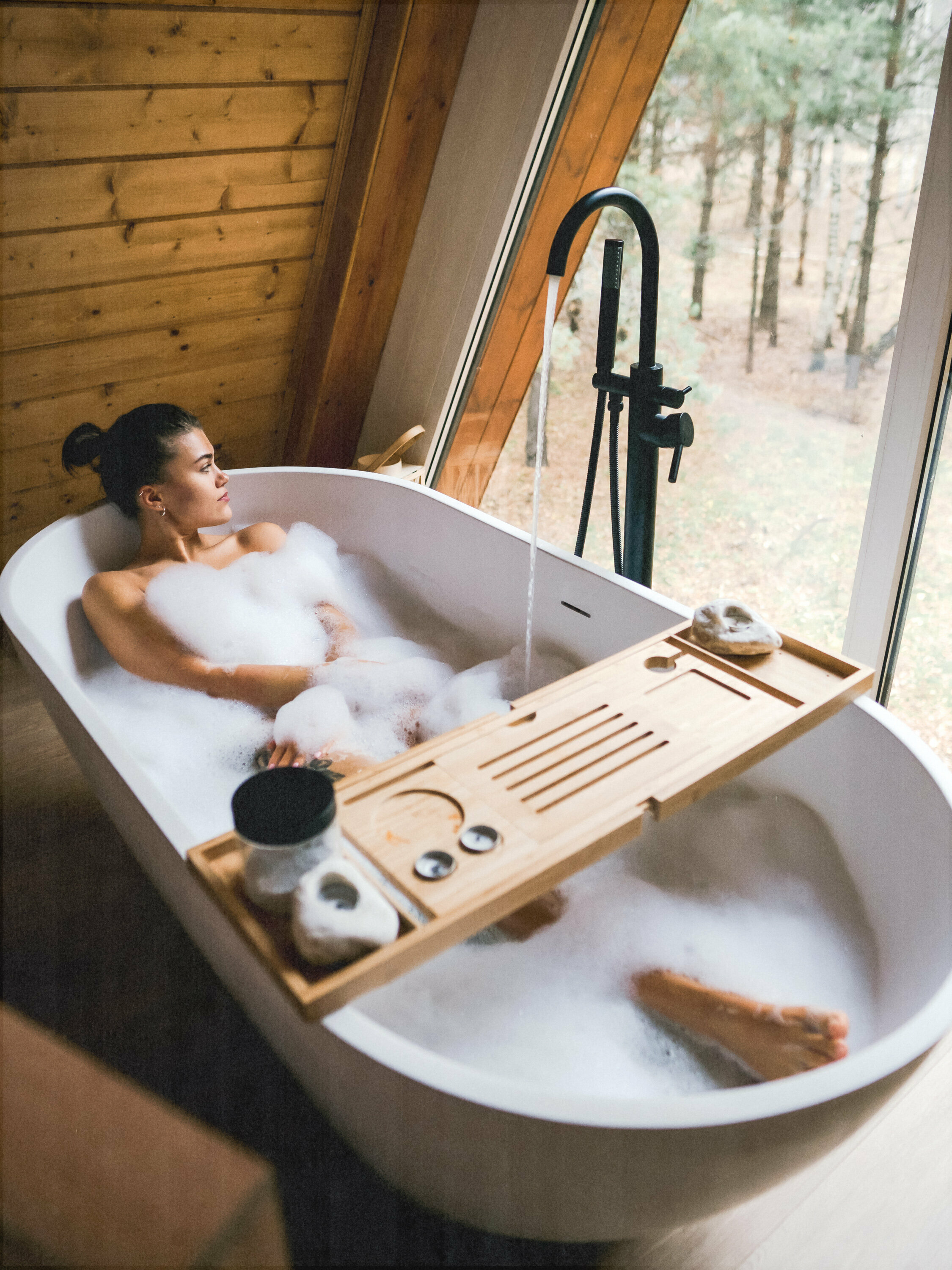 Большой треугольный дом c ванной