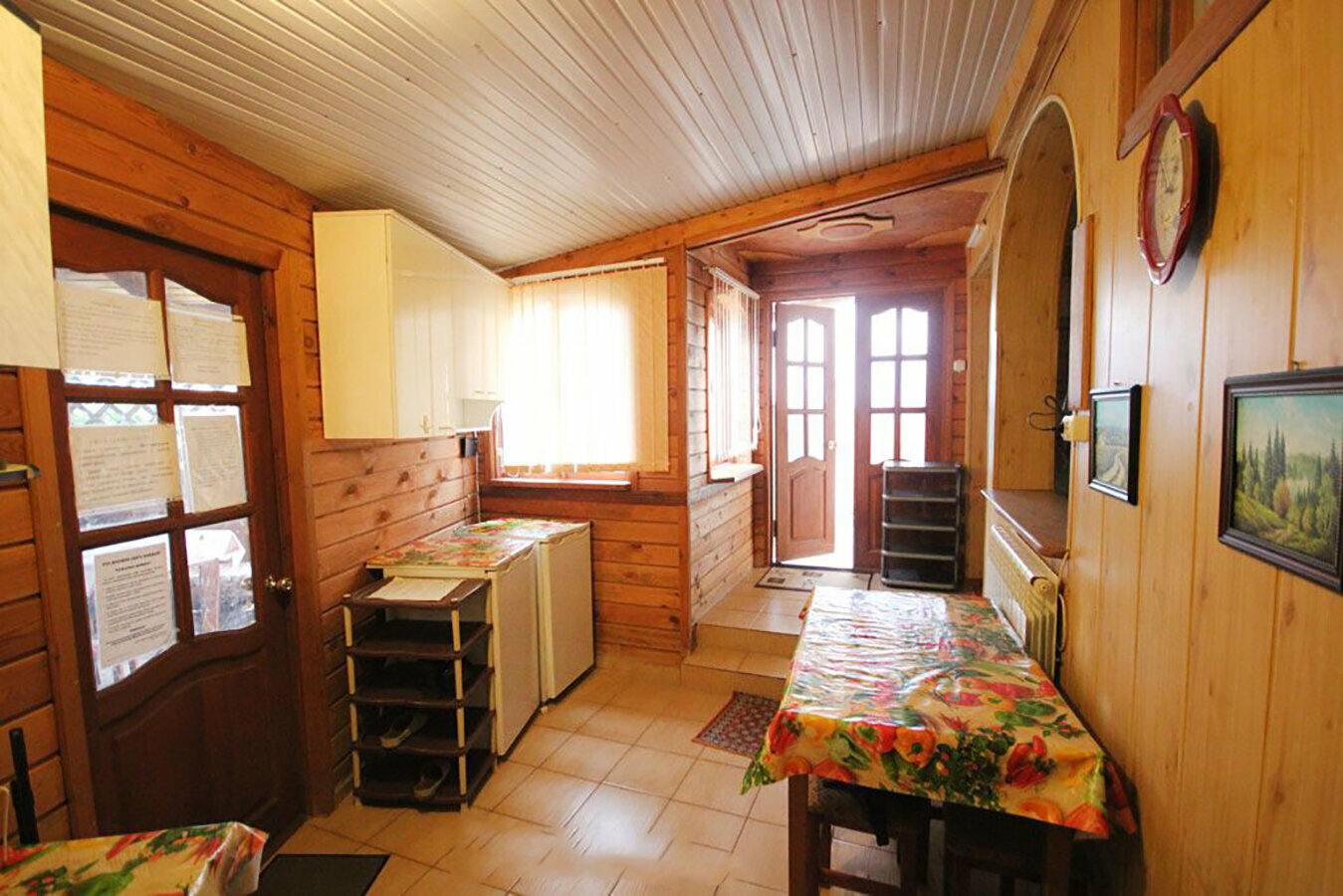 Двухкомнатный семейный номер, половина дома