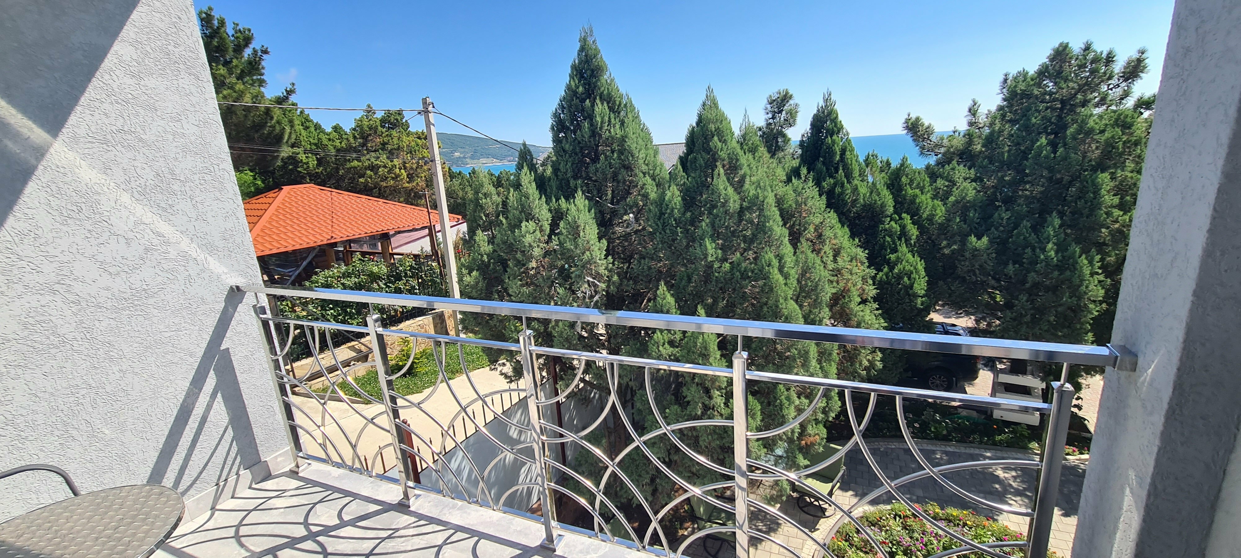 ДВУХМЕСТНЫЙ НОМЕР С ДОП.МЕСТОМ И КУХНЕЙ